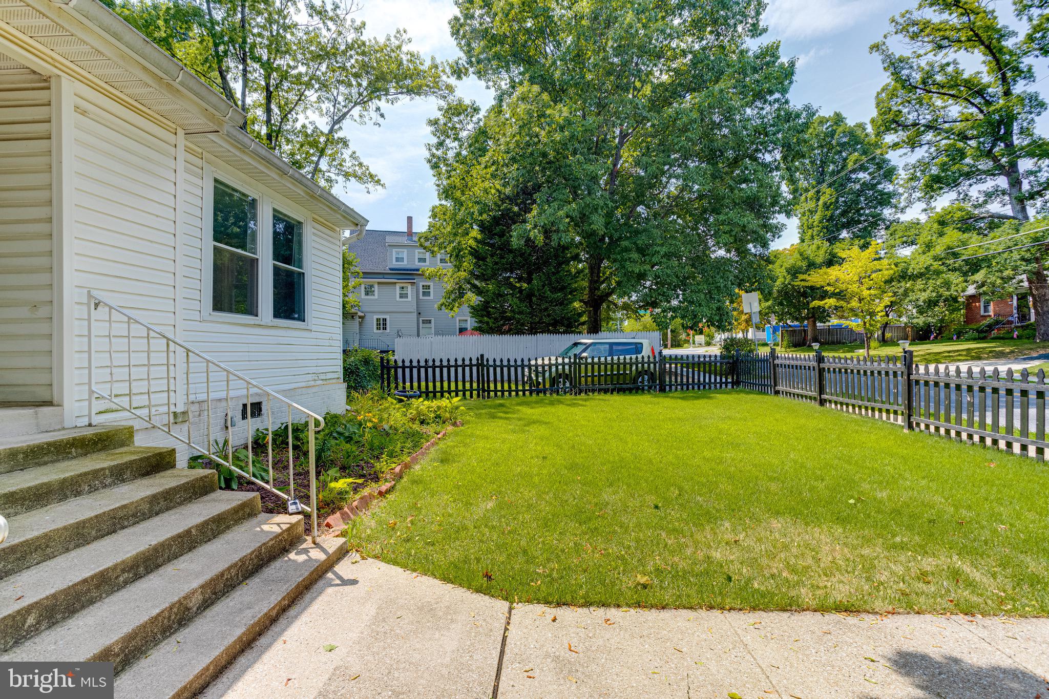 IDLEWYLDE - Residential Lease