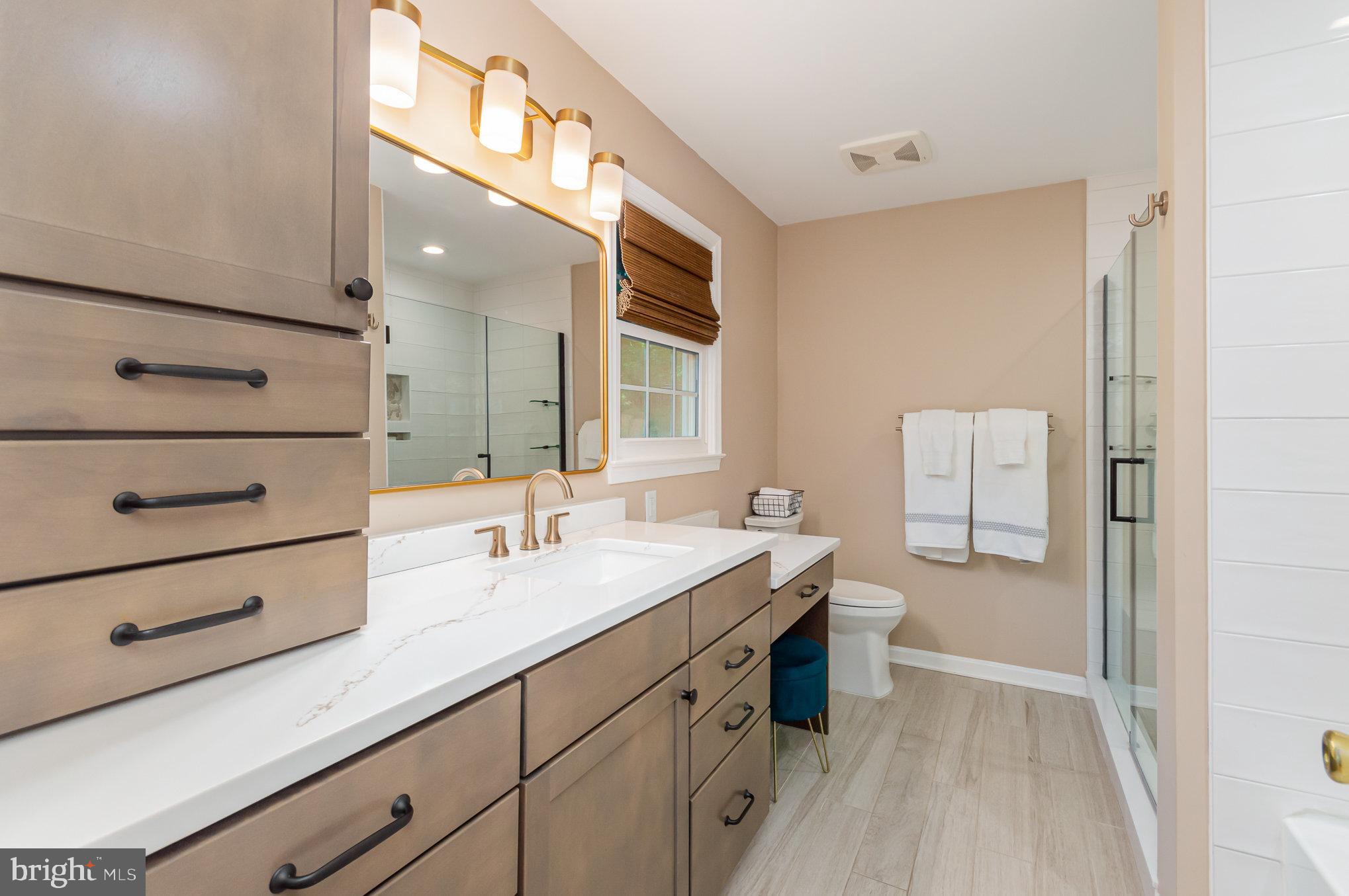 MOUNT VERNON MANOR - Residential