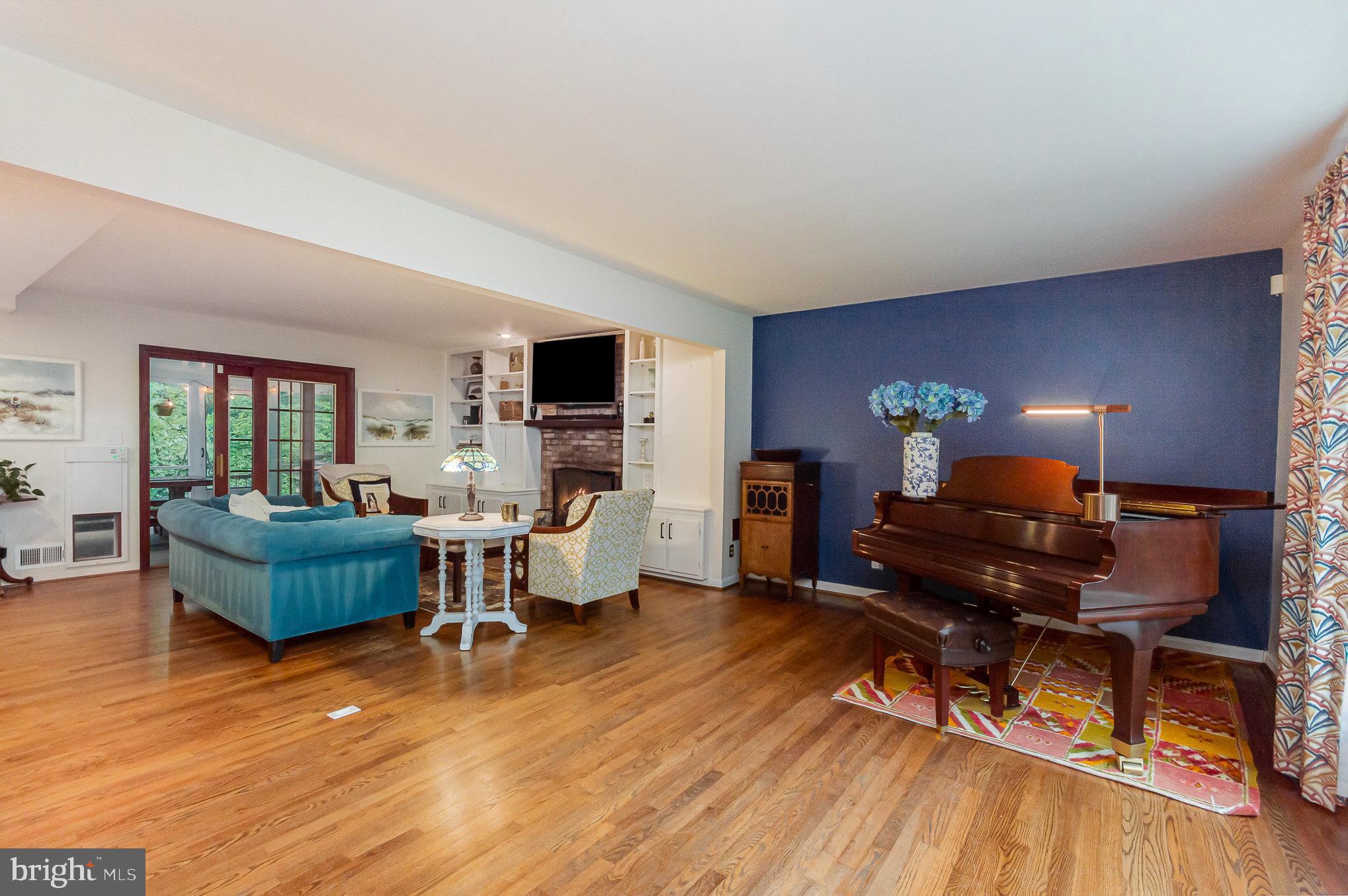 MOUNT VERNON MANOR - Residential