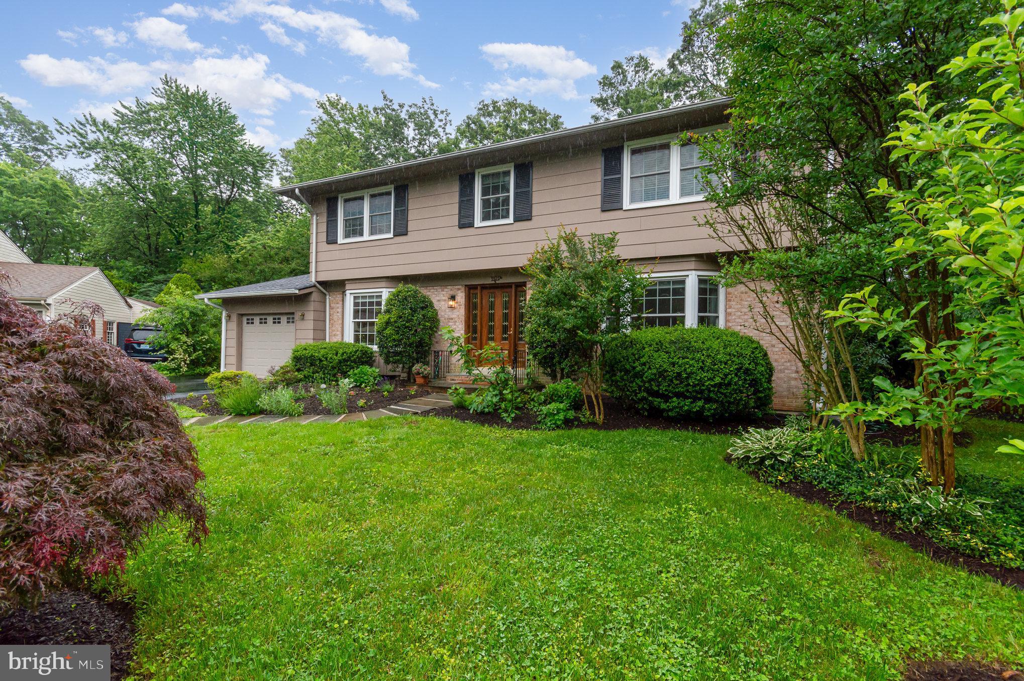 MOUNT VERNON MANOR - Residential