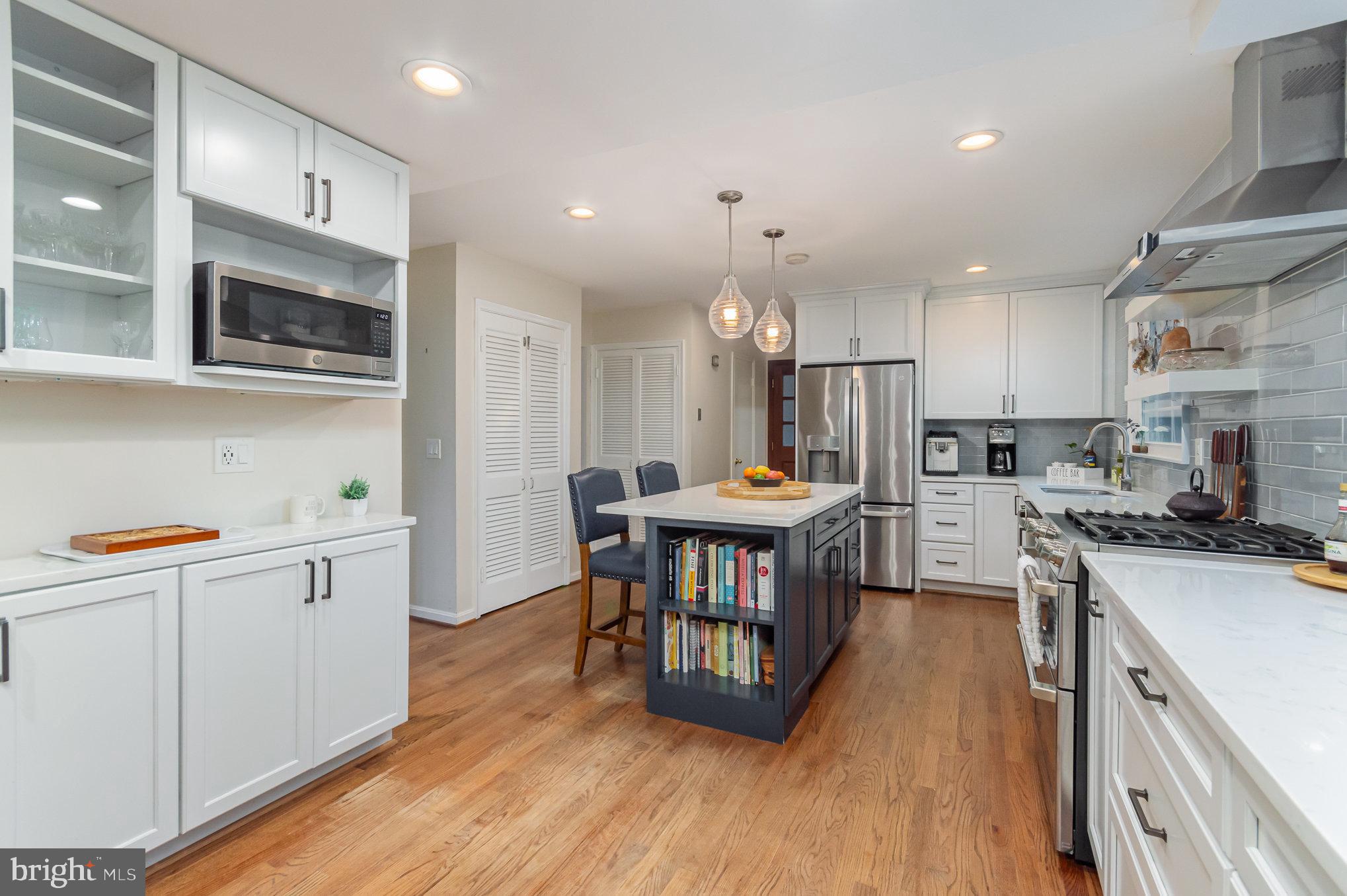 MOUNT VERNON MANOR - Residential