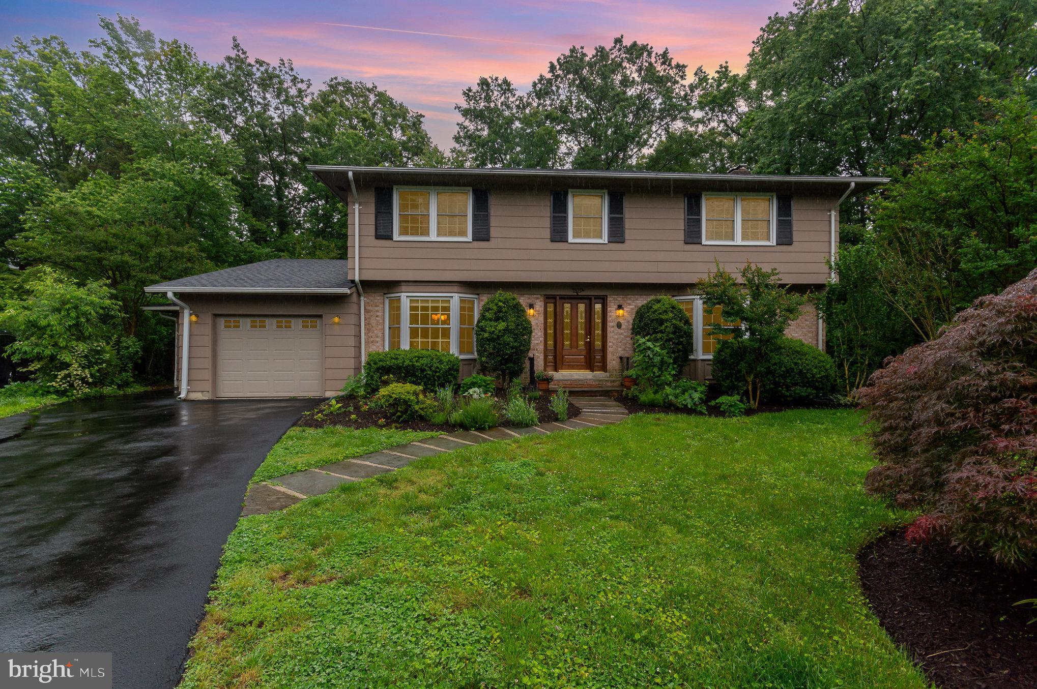 MOUNT VERNON MANOR - Residential