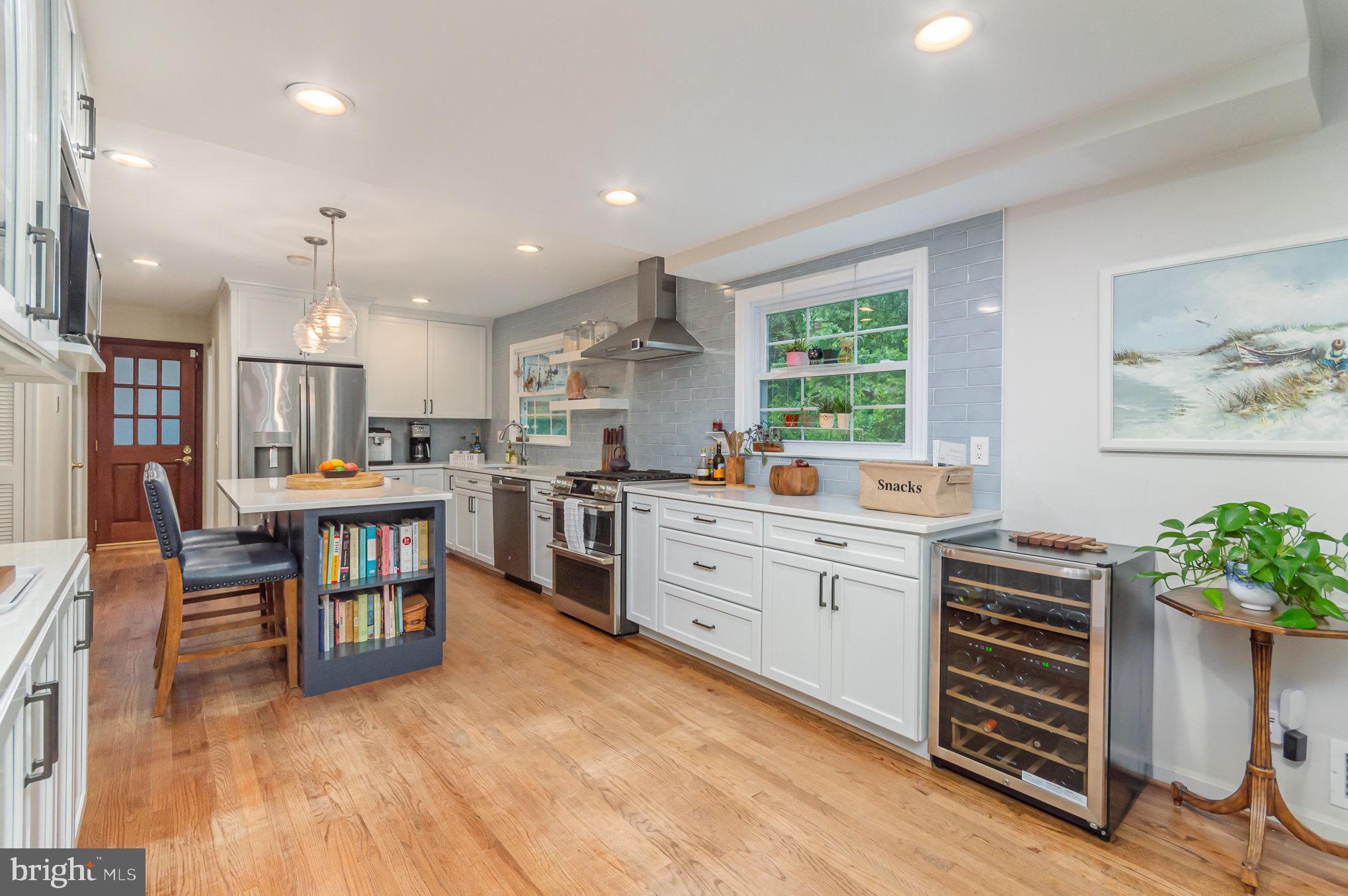 MOUNT VERNON MANOR - Residential