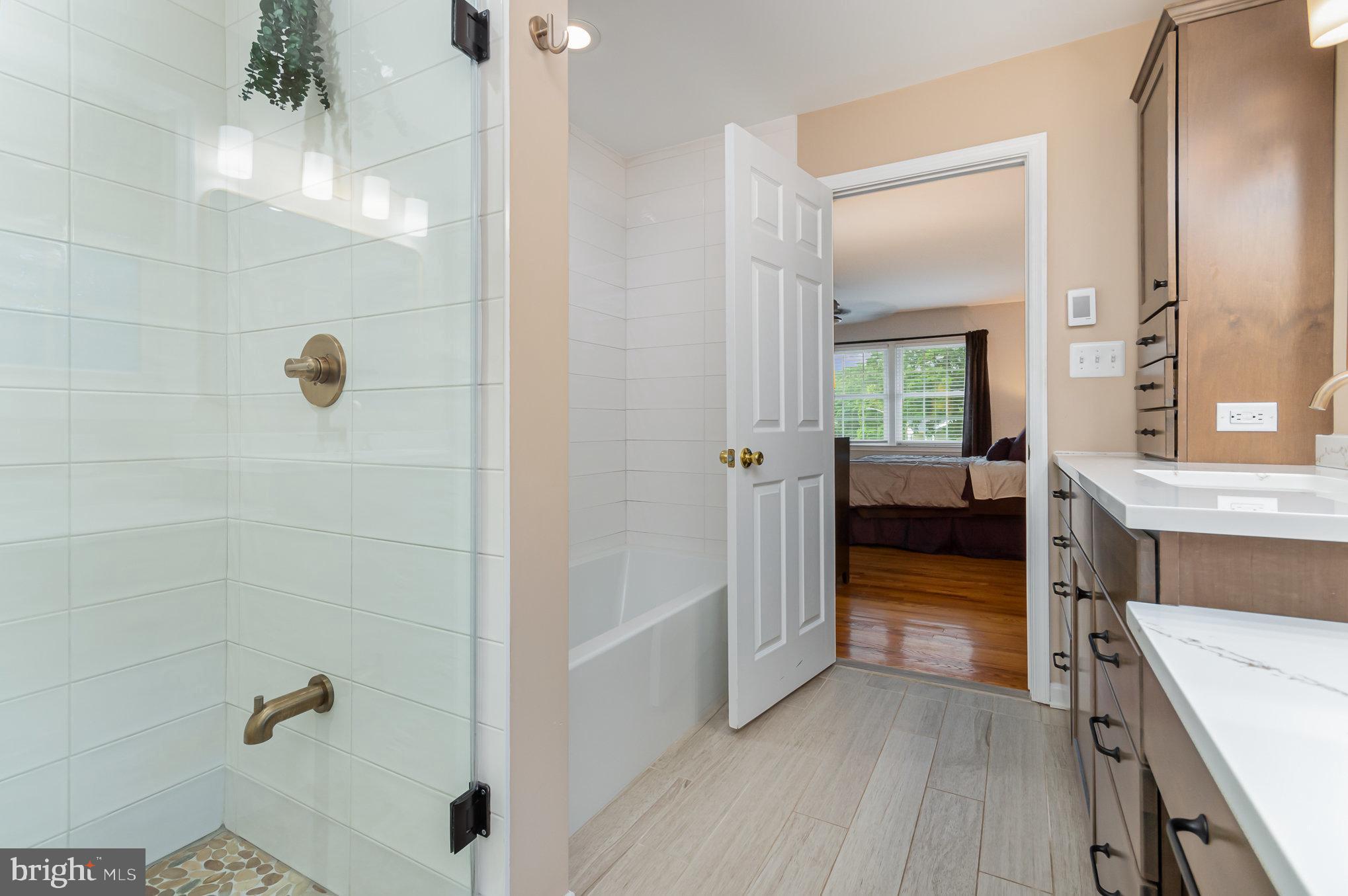 MOUNT VERNON MANOR - Residential