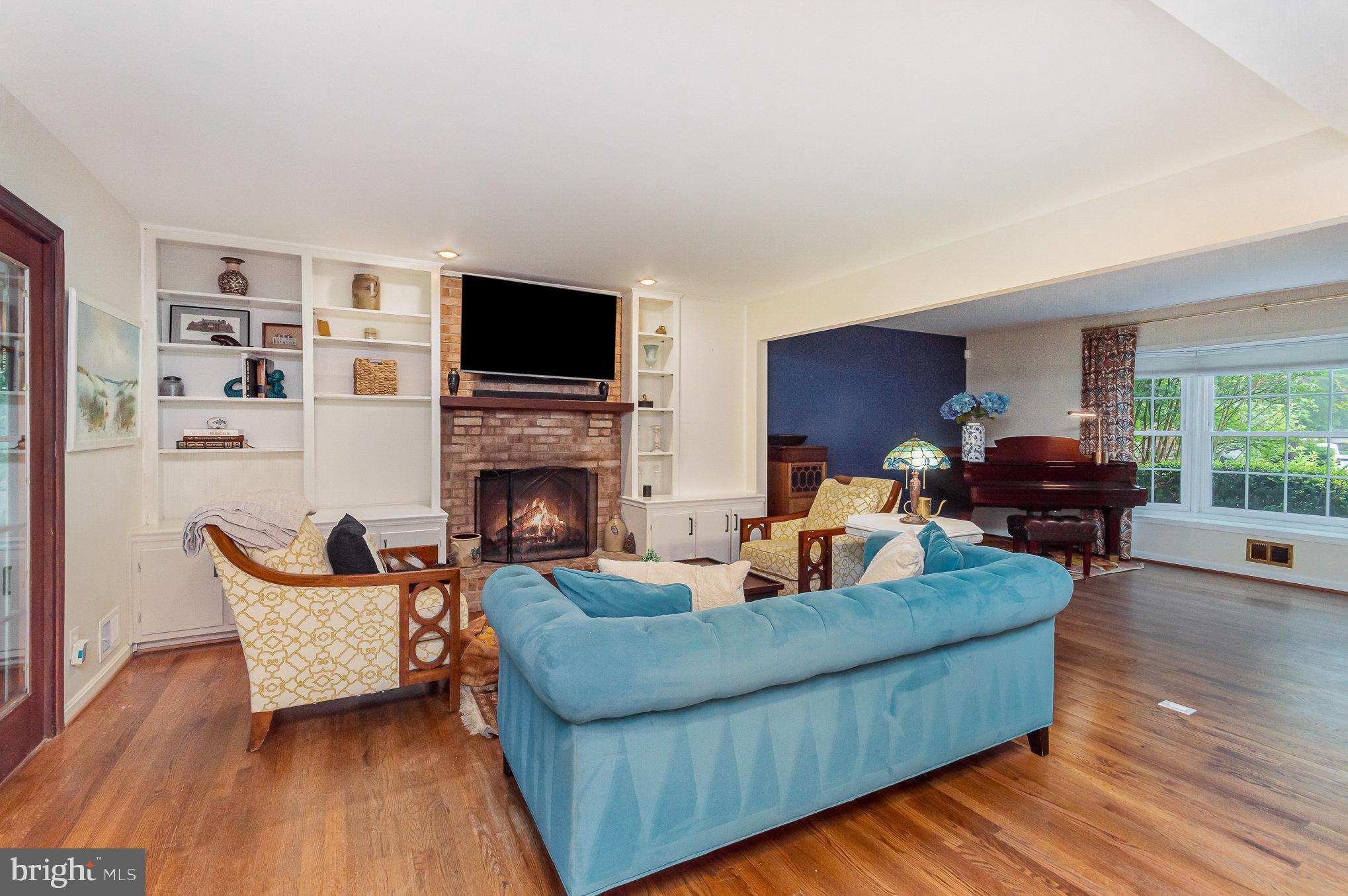 MOUNT VERNON MANOR - Residential