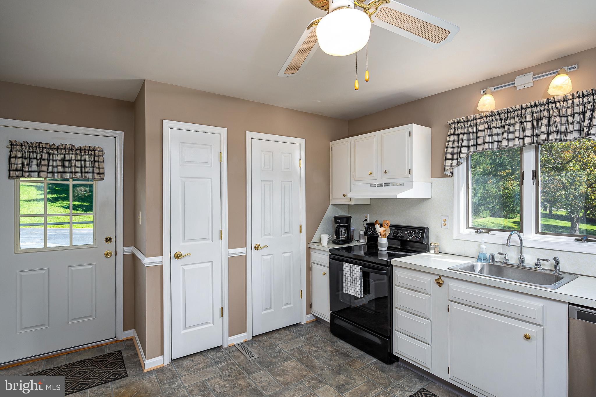 PINEY RUN ESTATES - Residential