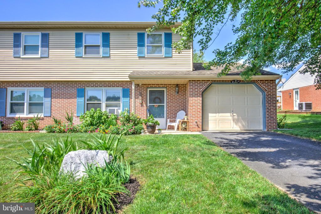Photo of 222 Miller Road, AKRON, PA 17501 (MLS # PALA2075318)