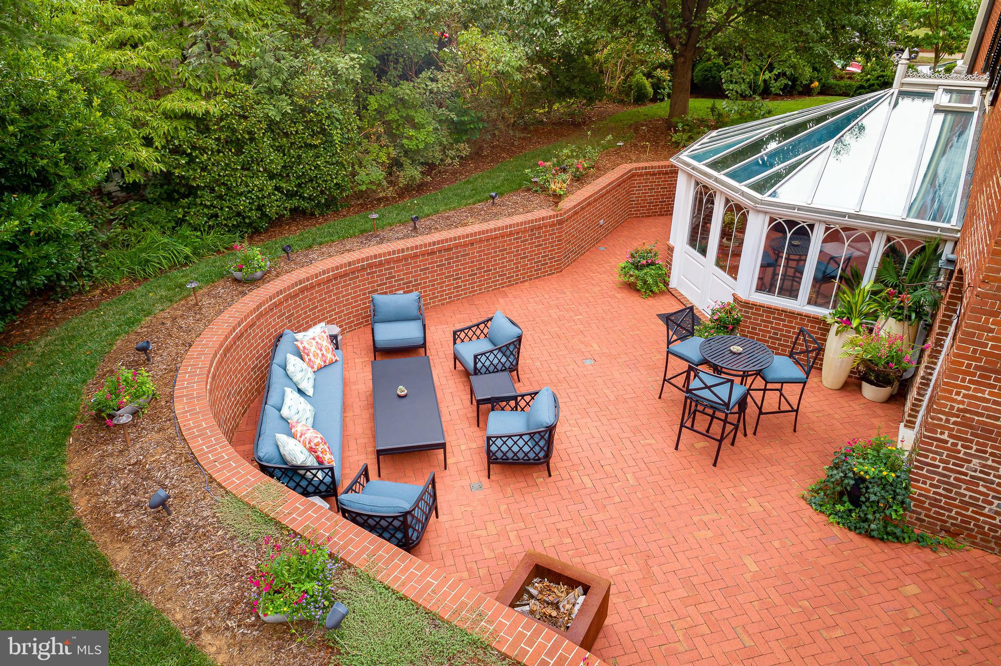 HISTORIC  DOWNTOWN FREDERICKSBURG - Residential