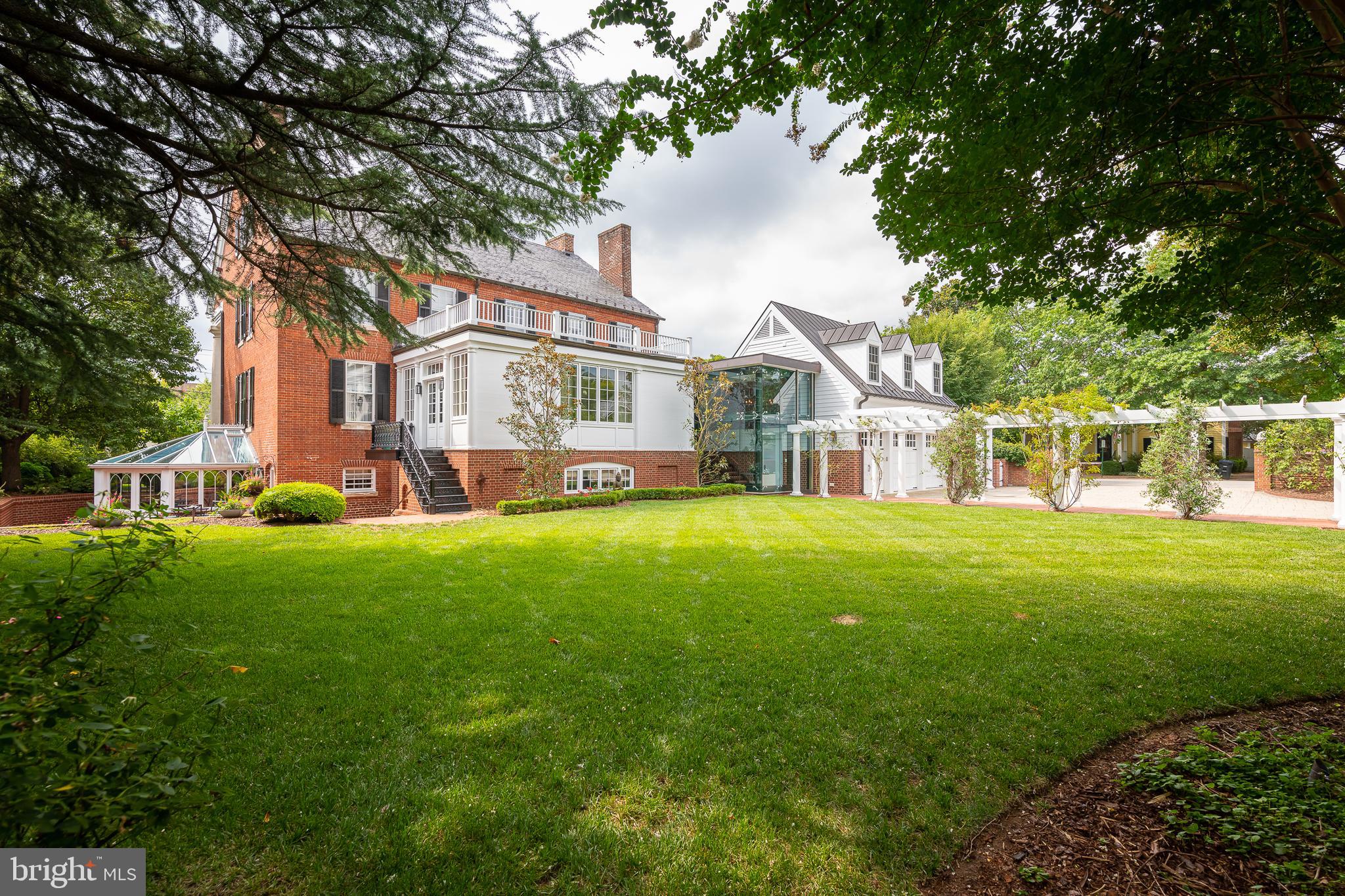 HISTORIC  DOWNTOWN FREDERICKSBURG - Residential