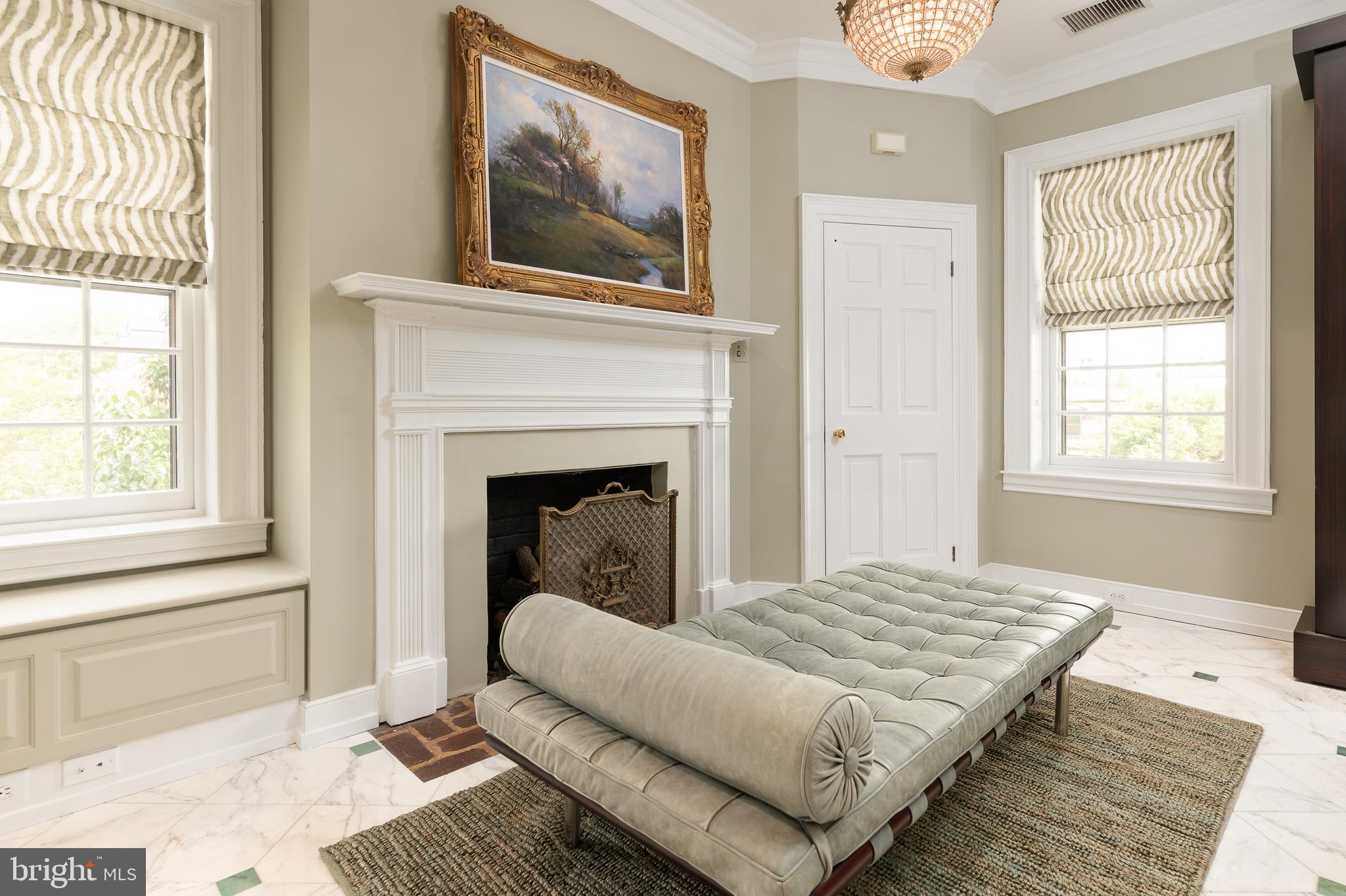 HISTORIC  DOWNTOWN FREDERICKSBURG - Residential