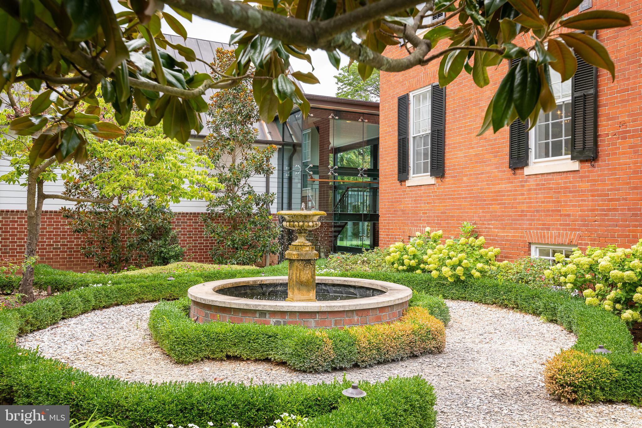 HISTORIC  DOWNTOWN FREDERICKSBURG - Residential