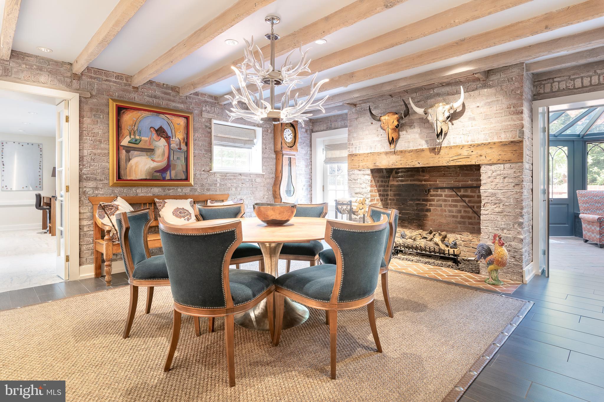 HISTORIC  DOWNTOWN FREDERICKSBURG - Residential