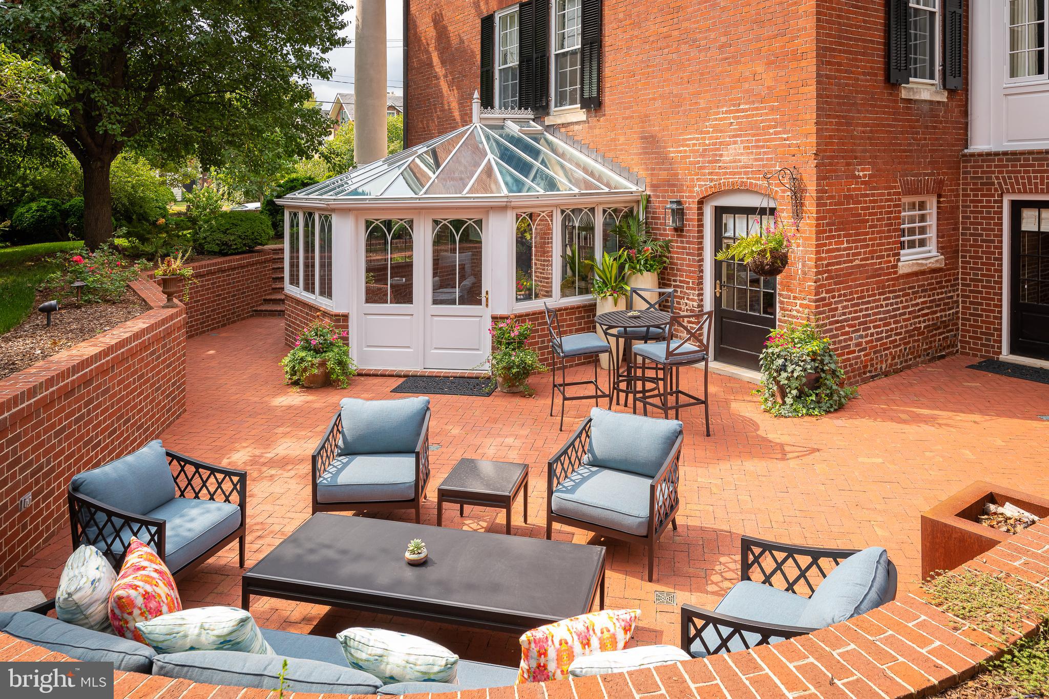 HISTORIC  DOWNTOWN FREDERICKSBURG - Residential