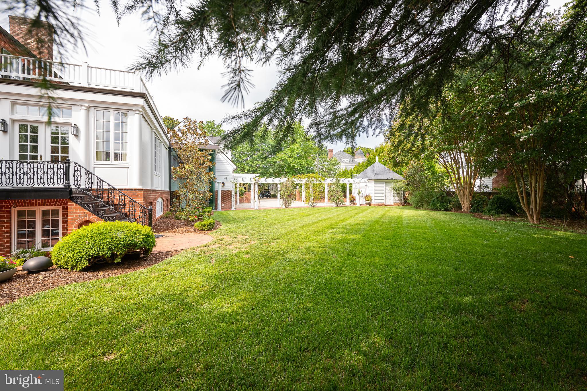 HISTORIC  DOWNTOWN FREDERICKSBURG - Residential
