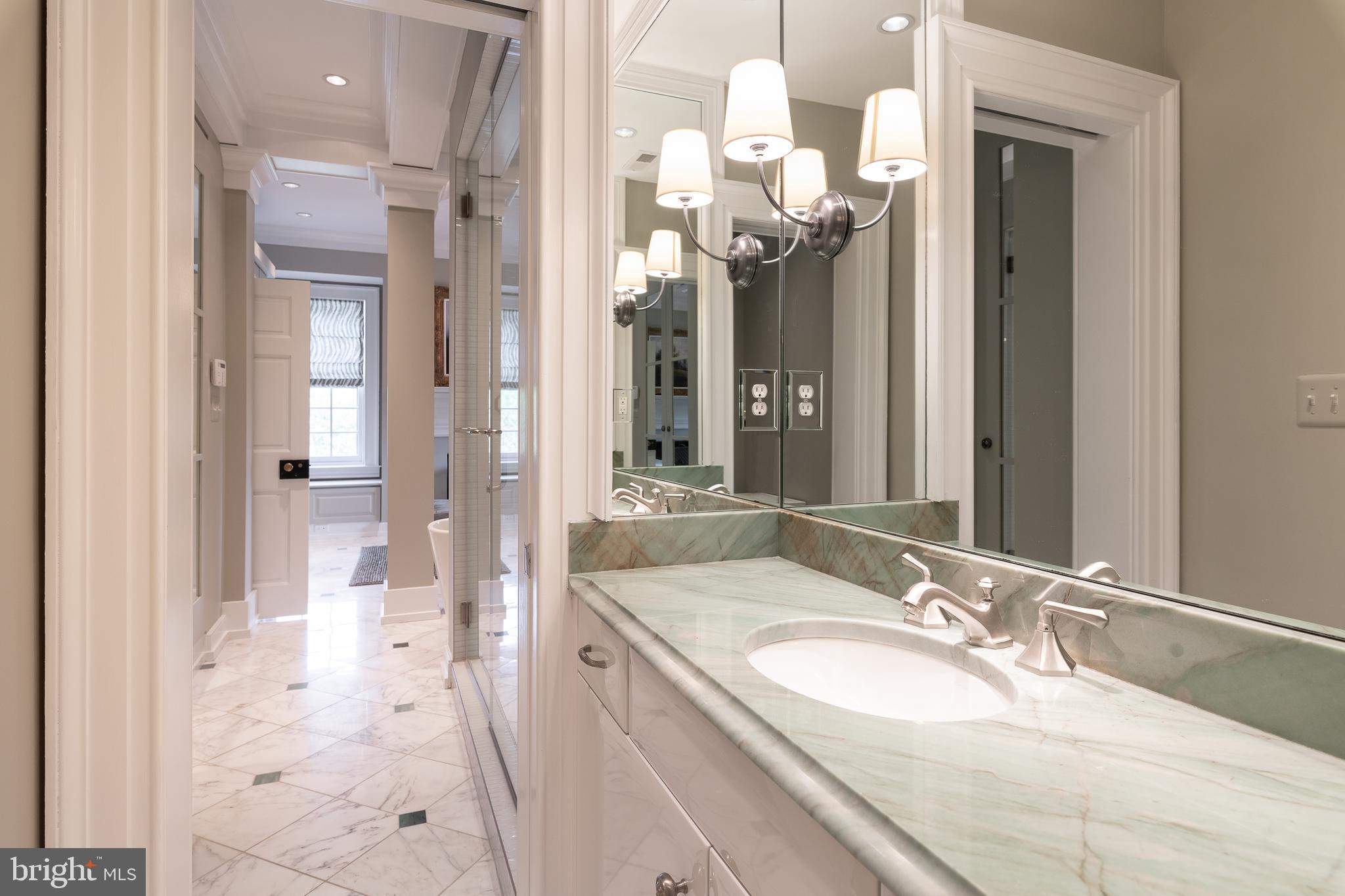 HISTORIC  DOWNTOWN FREDERICKSBURG - Residential