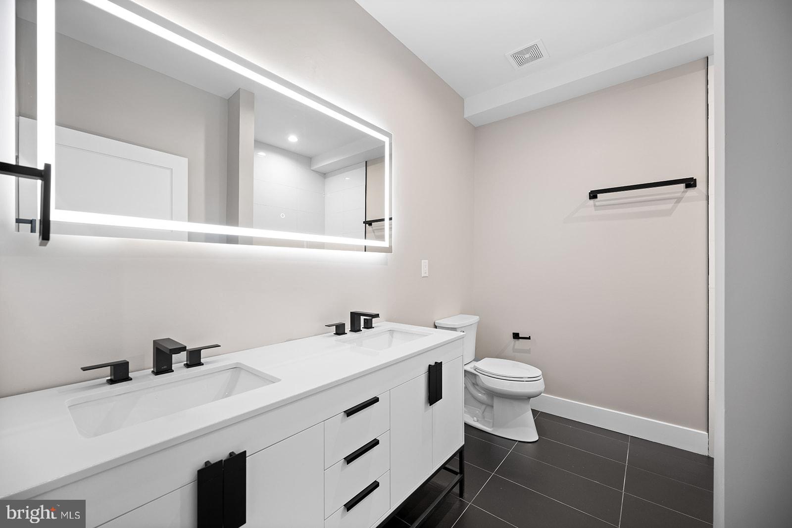 NORRIS SQUARE - Residential Lease