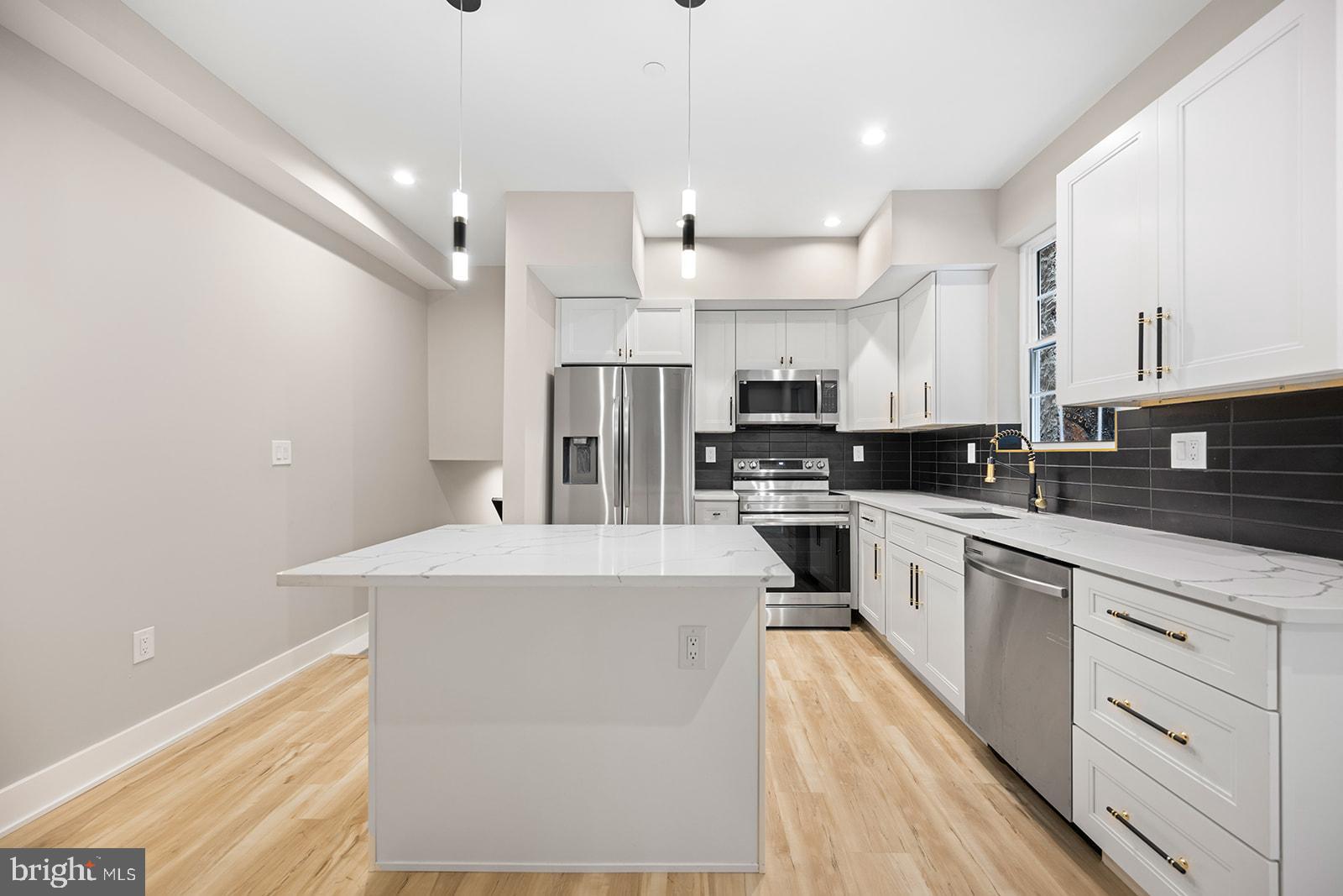 NORRIS SQUARE - Residential Lease