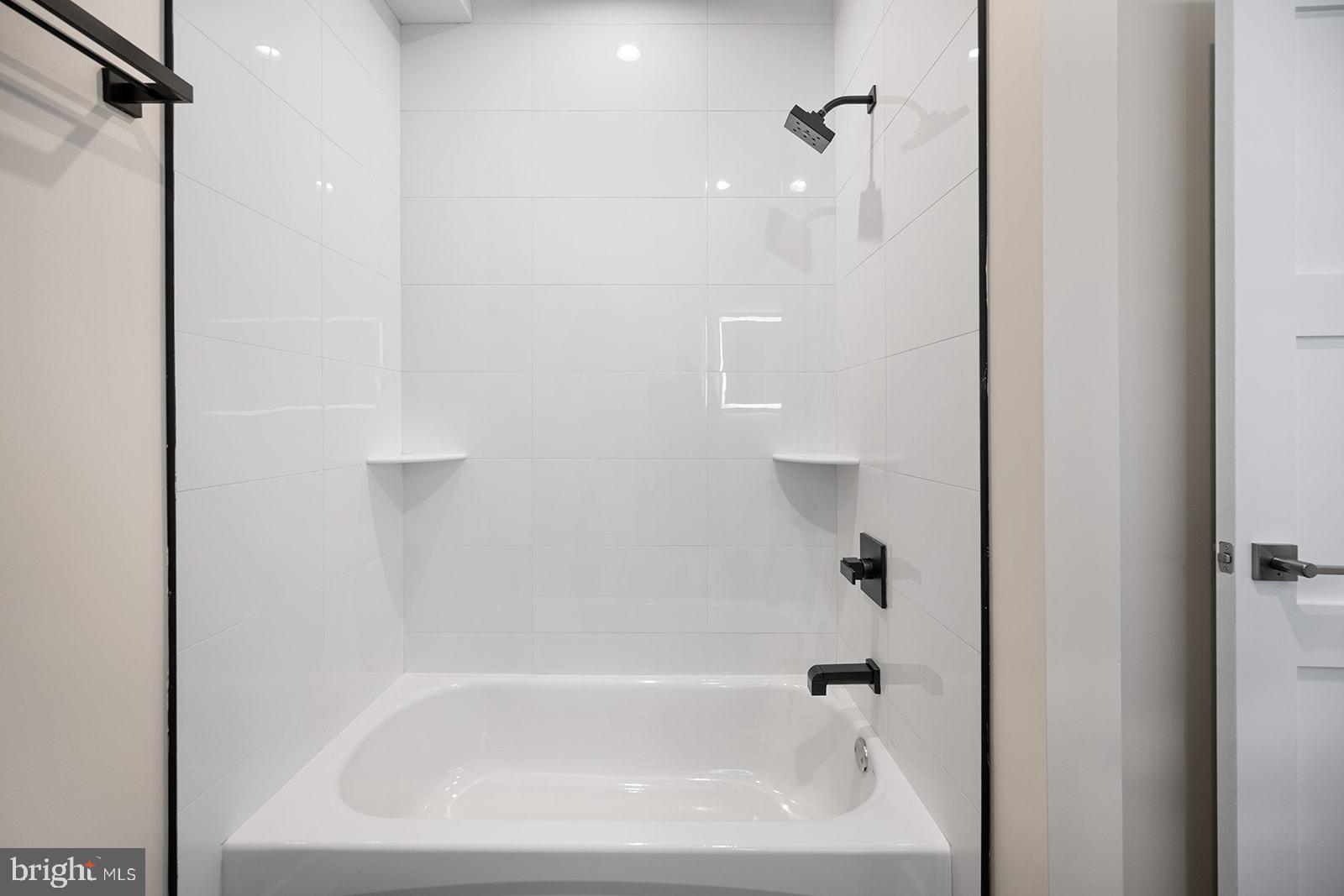 NORRIS SQUARE - Residential Lease