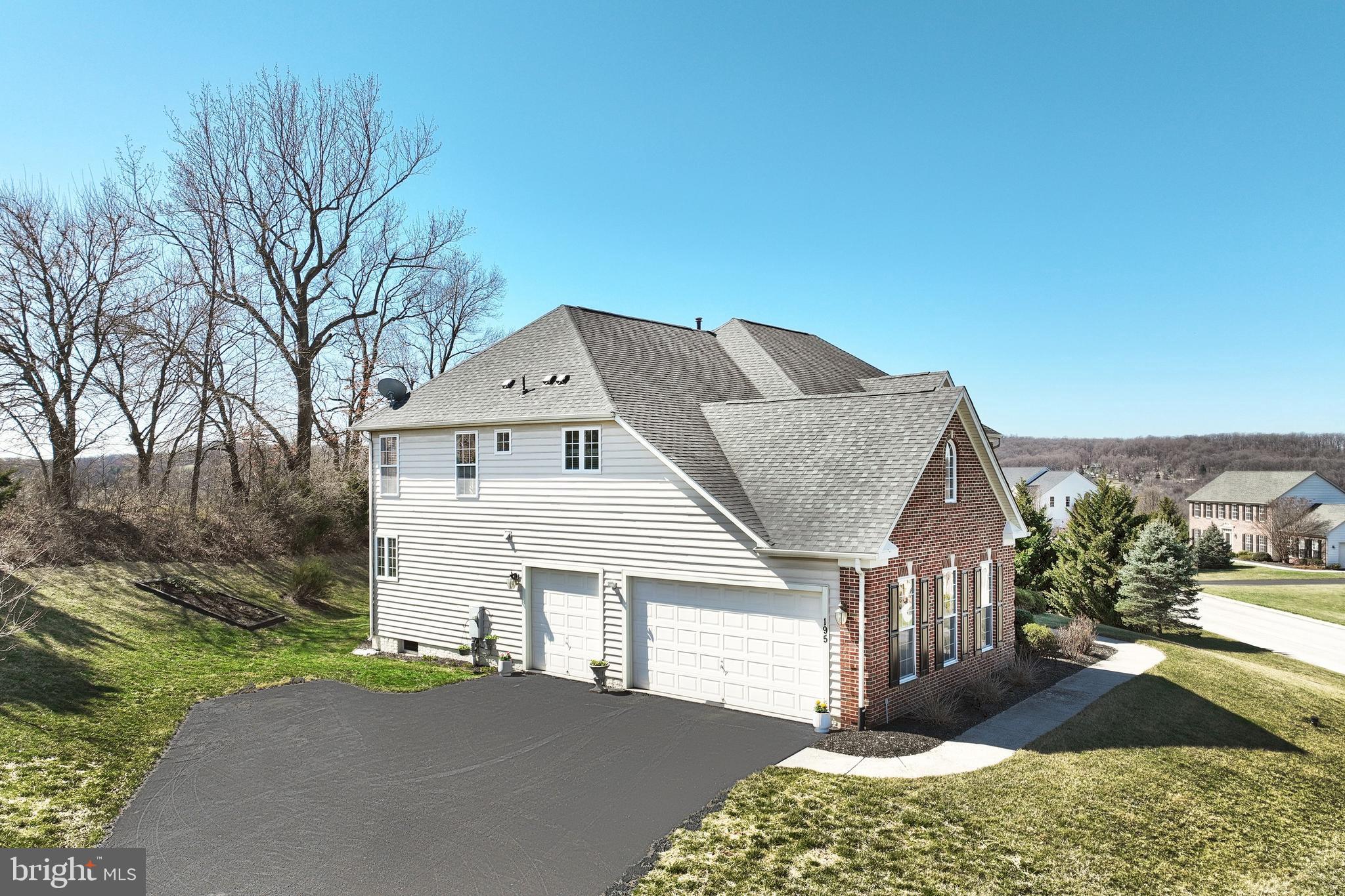 SUMMIT  RIDGE - Residential