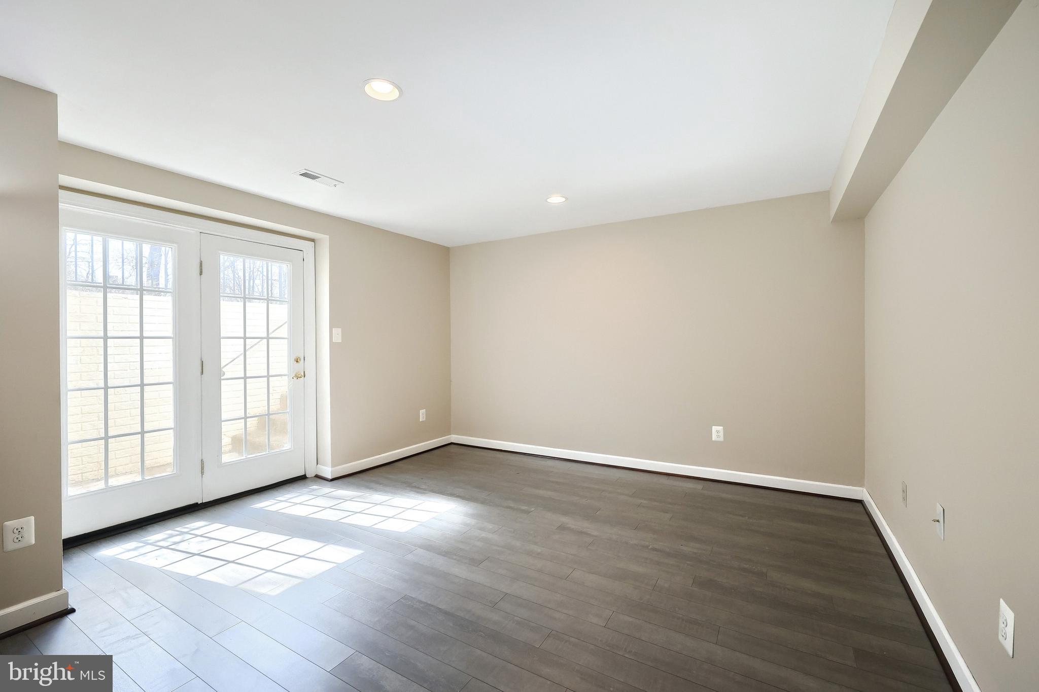 SUMMIT  RIDGE - Residential