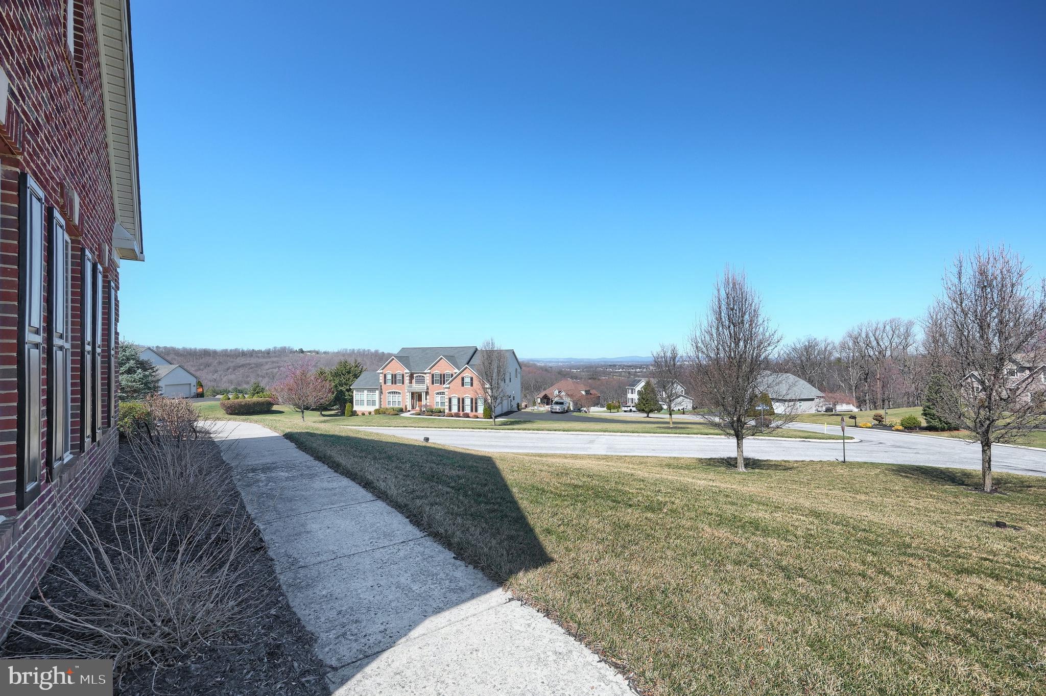 SUMMIT  RIDGE - Residential