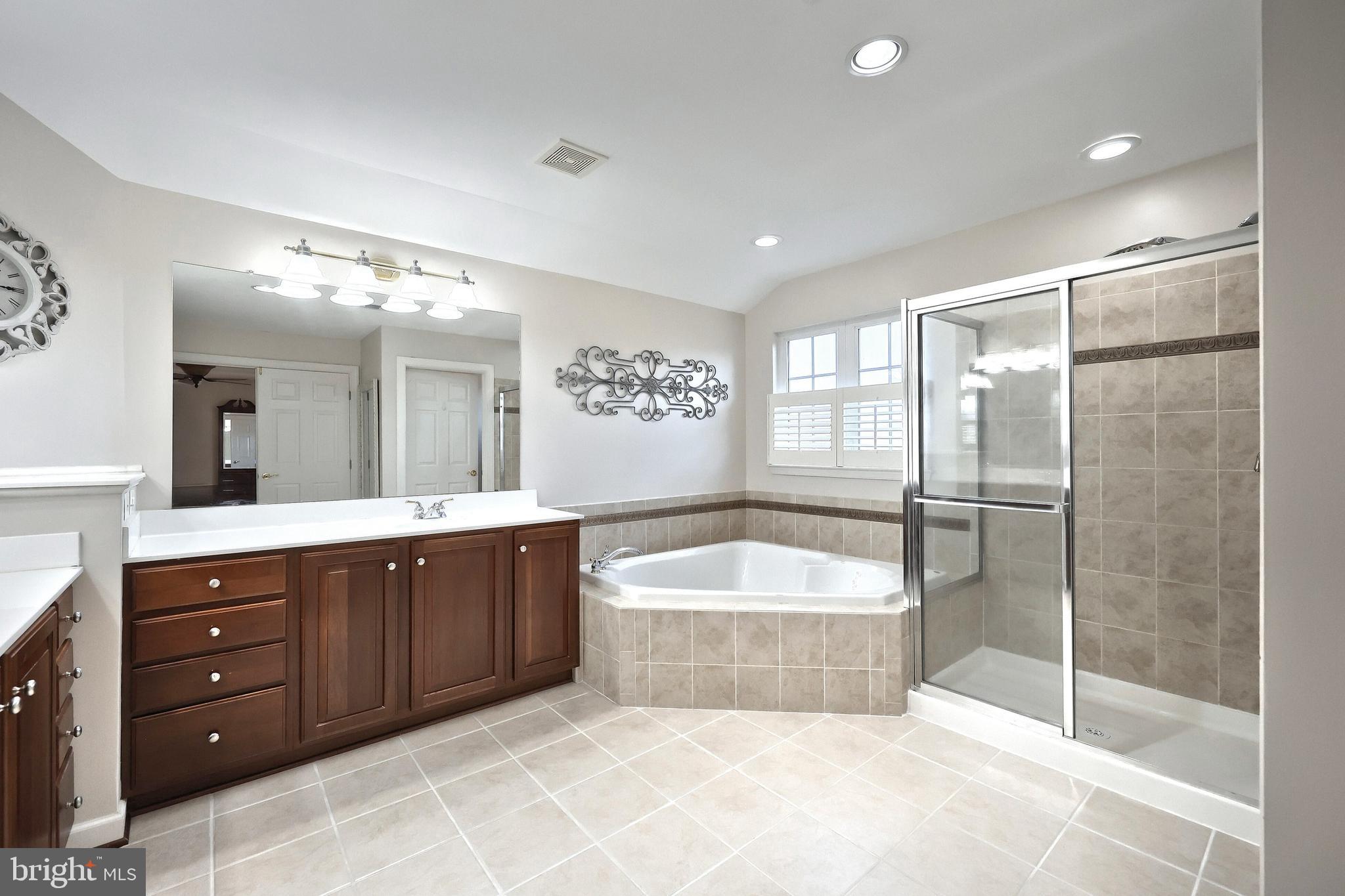 SUMMIT  RIDGE - Residential