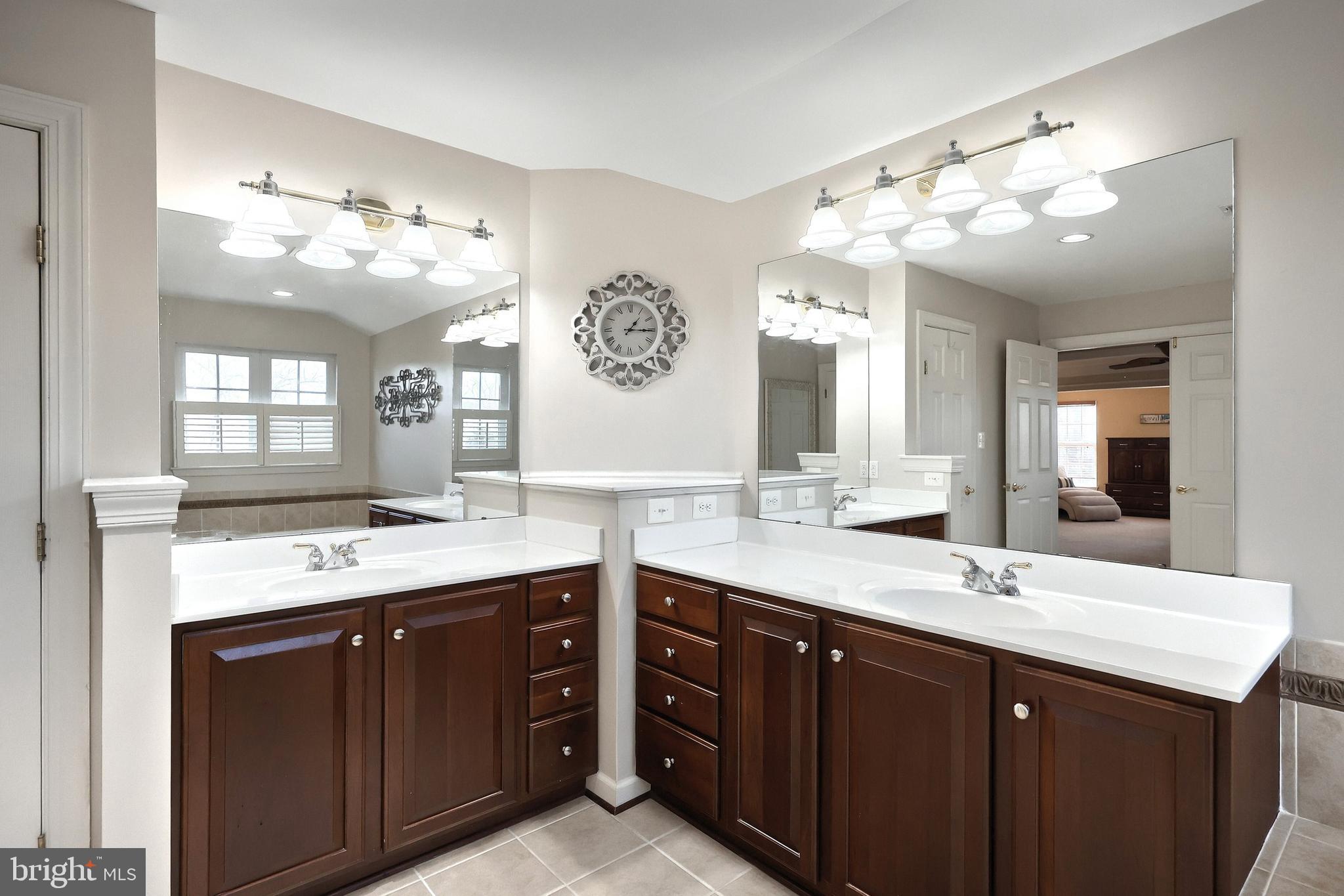 SUMMIT  RIDGE - Residential