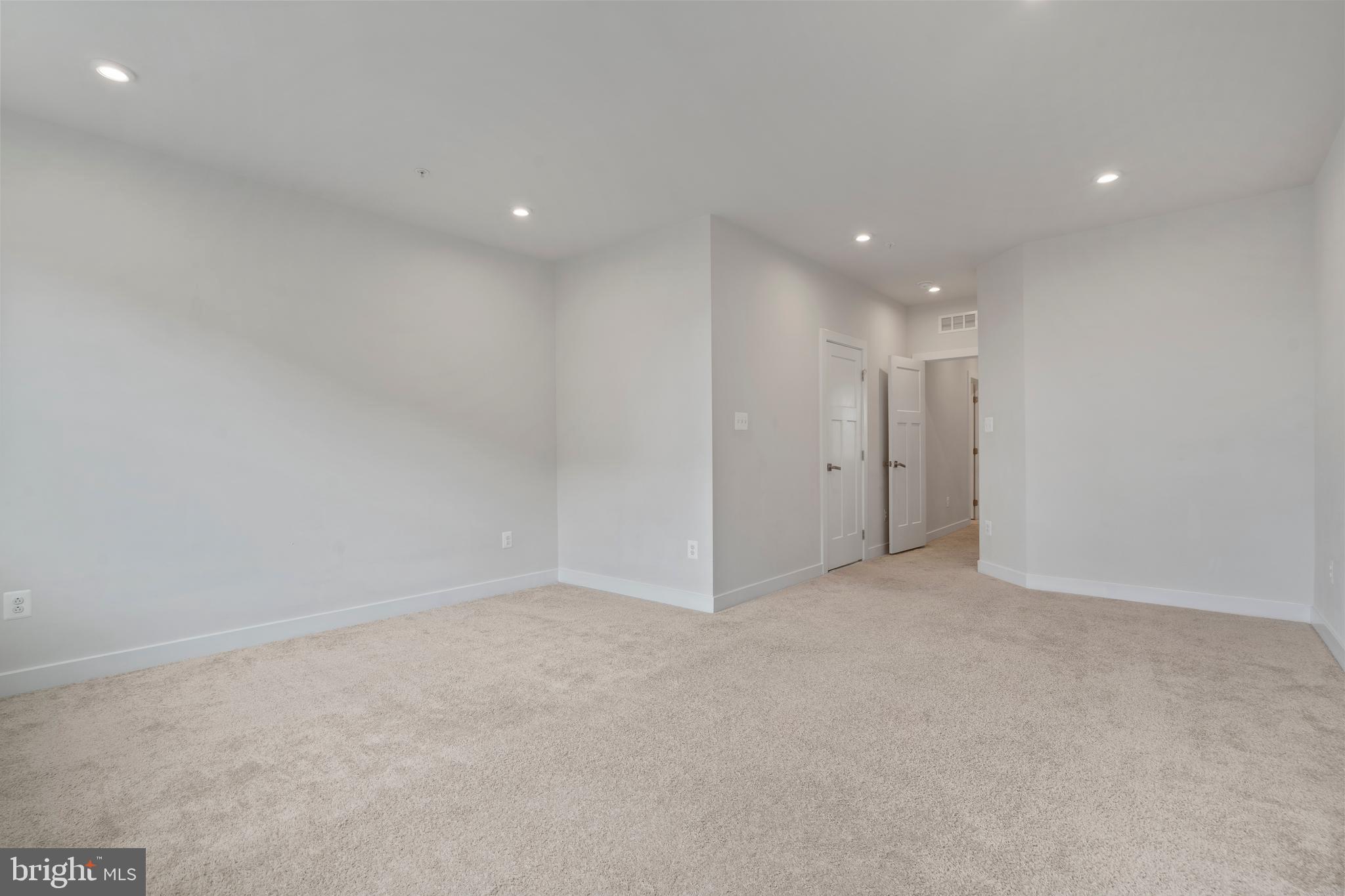 OAKDALE VILLAGE - Residential Lease