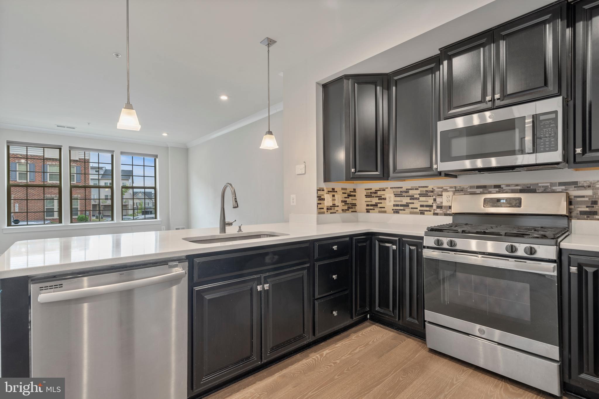 OAKDALE VILLAGE - Residential Lease