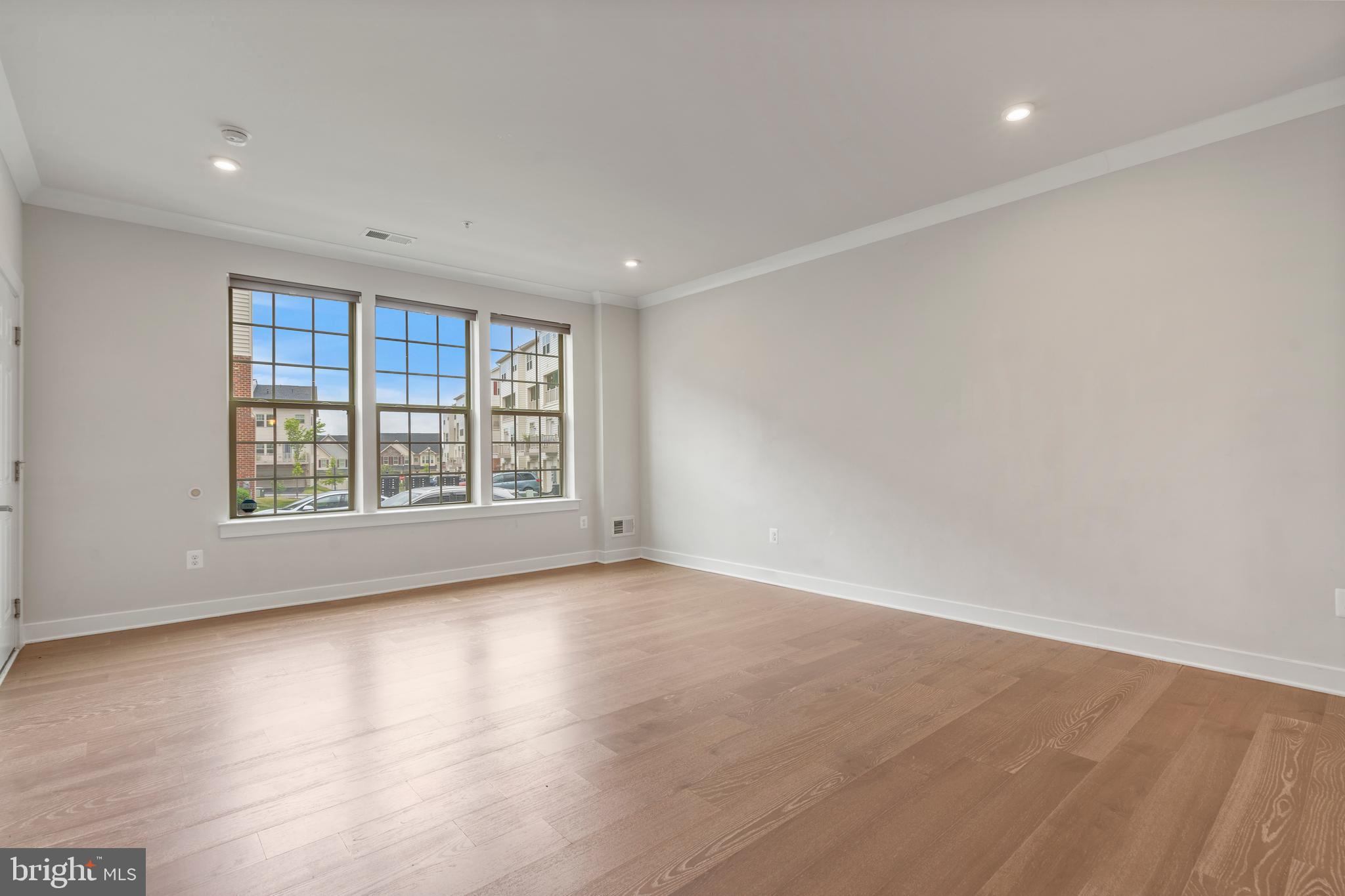 OAKDALE VILLAGE - Residential Lease