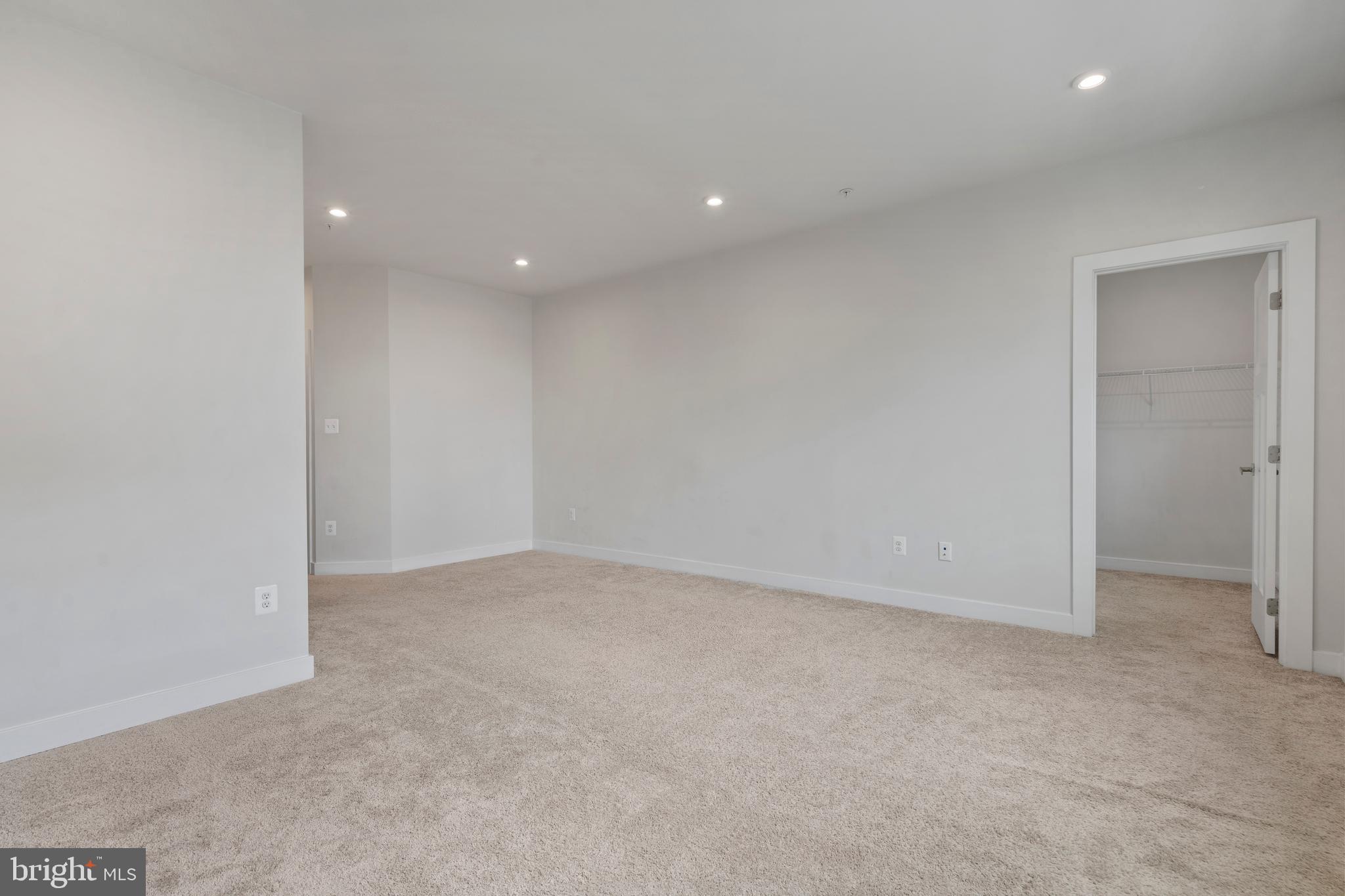 OAKDALE VILLAGE - Residential Lease