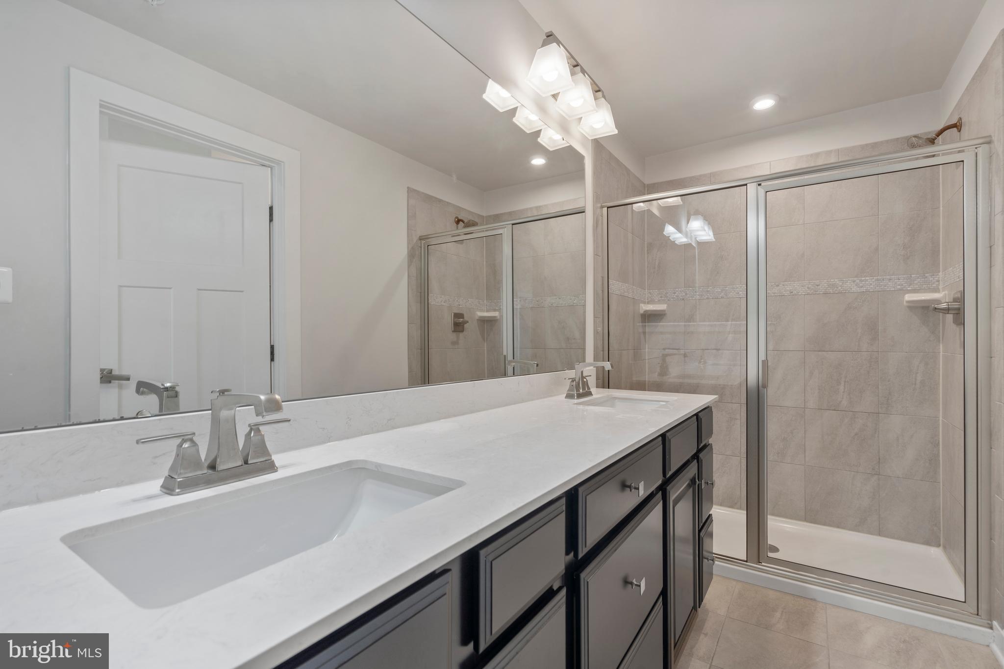 OAKDALE VILLAGE - Residential Lease