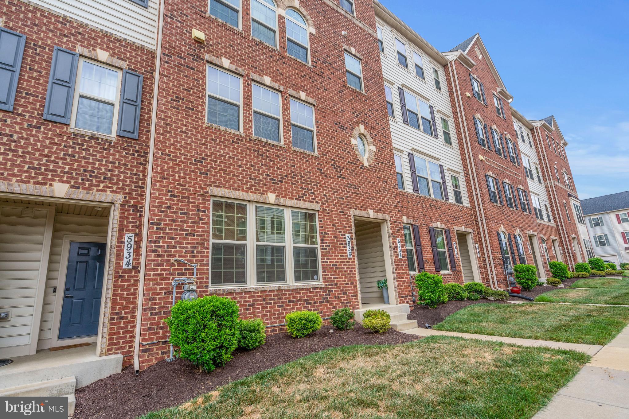 OAKDALE VILLAGE - Residential Lease