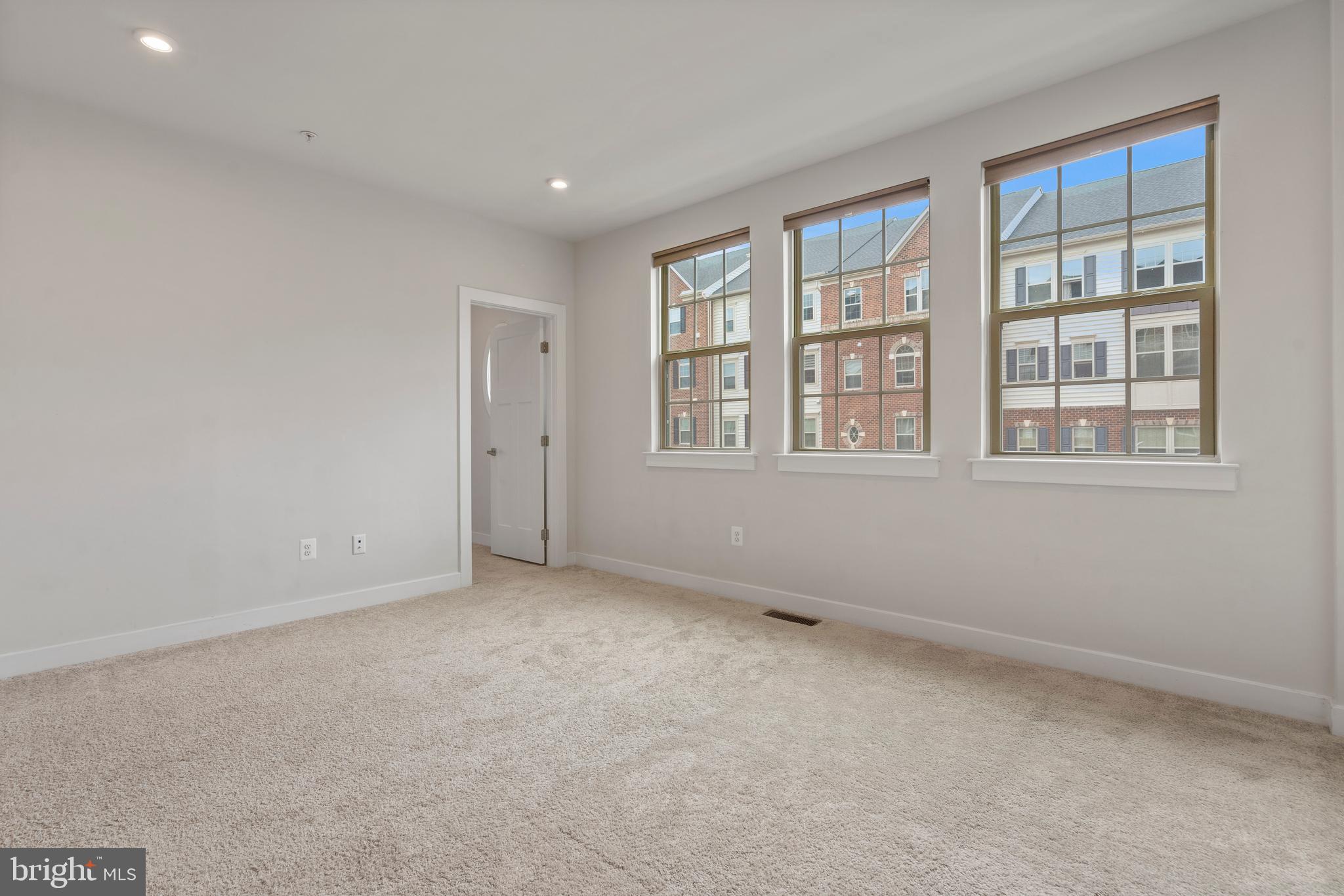 OAKDALE VILLAGE - Residential Lease