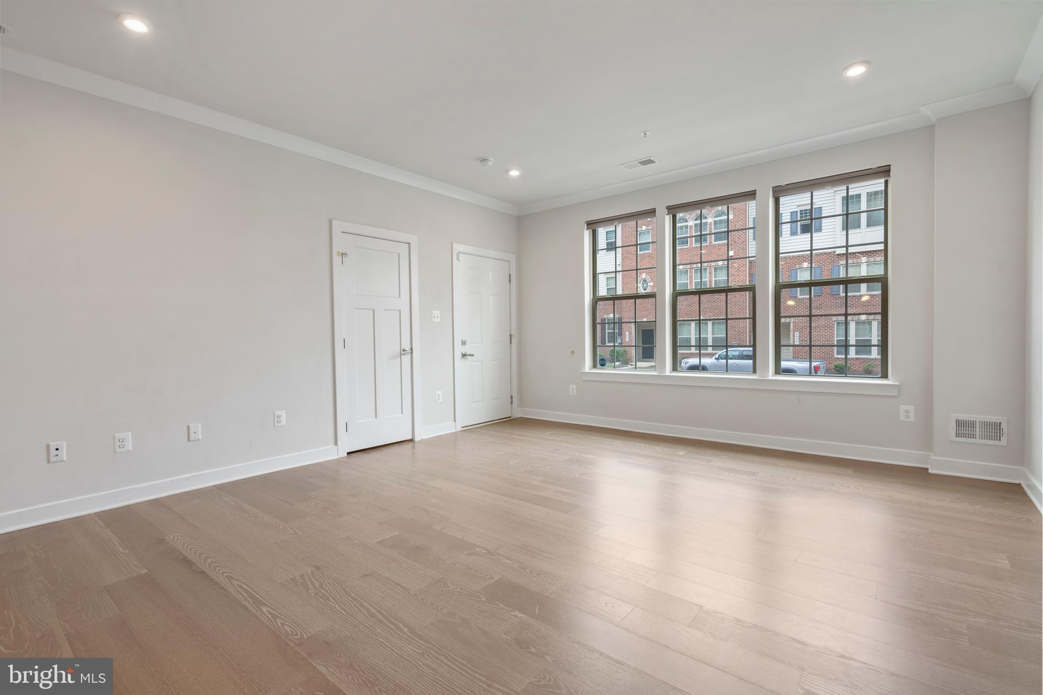 OAKDALE VILLAGE - Residential Lease