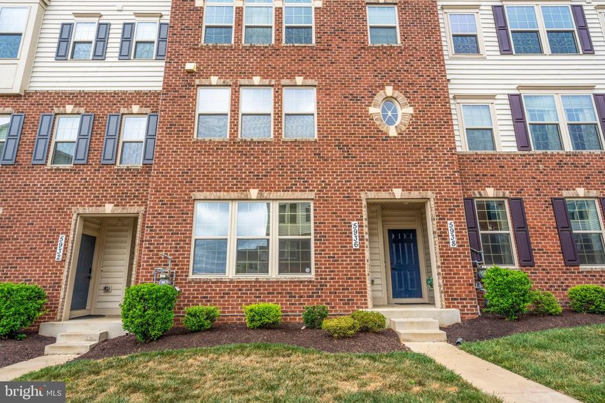 A gorgeous 3 Bedroom,2 full bath and 1 half bath condo in sought after Oakdale Village is waiting for you! This property features a main level living room, a kitchen with granite countertops, luxury vinyl plank flooring, a kitchen island, a eat in kitchen/dining area, stainless steel appliances. The large primary bedroom features a tray ceiling with a beautiful full primary owners suite bathroom! The bathroom features both a separate shower and bathtub. Enjoy the convenience of having a full size washer and dryer on the bedroom level in the laundry room! Wait there is more...the condo is located in a very sought after school district! You are minutes from a grocery store, shopping areas, and gas station. Do not worry about your commute you are within commuting distance from I-70 and I-270. Do not hesitate-make this property your  home today!.