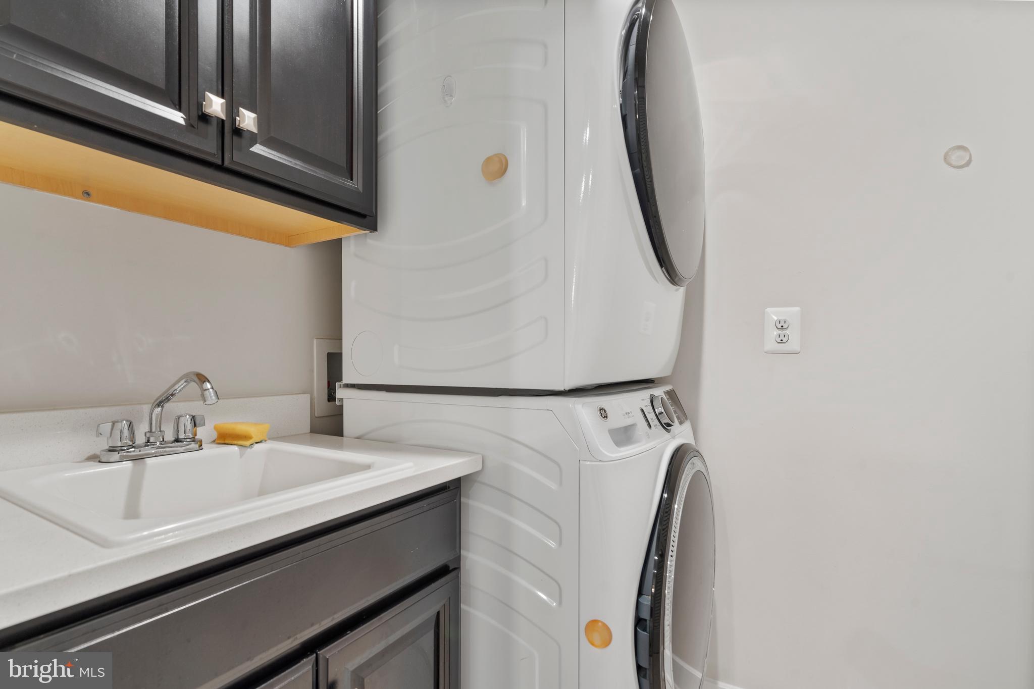 OAKDALE VILLAGE - Residential Lease