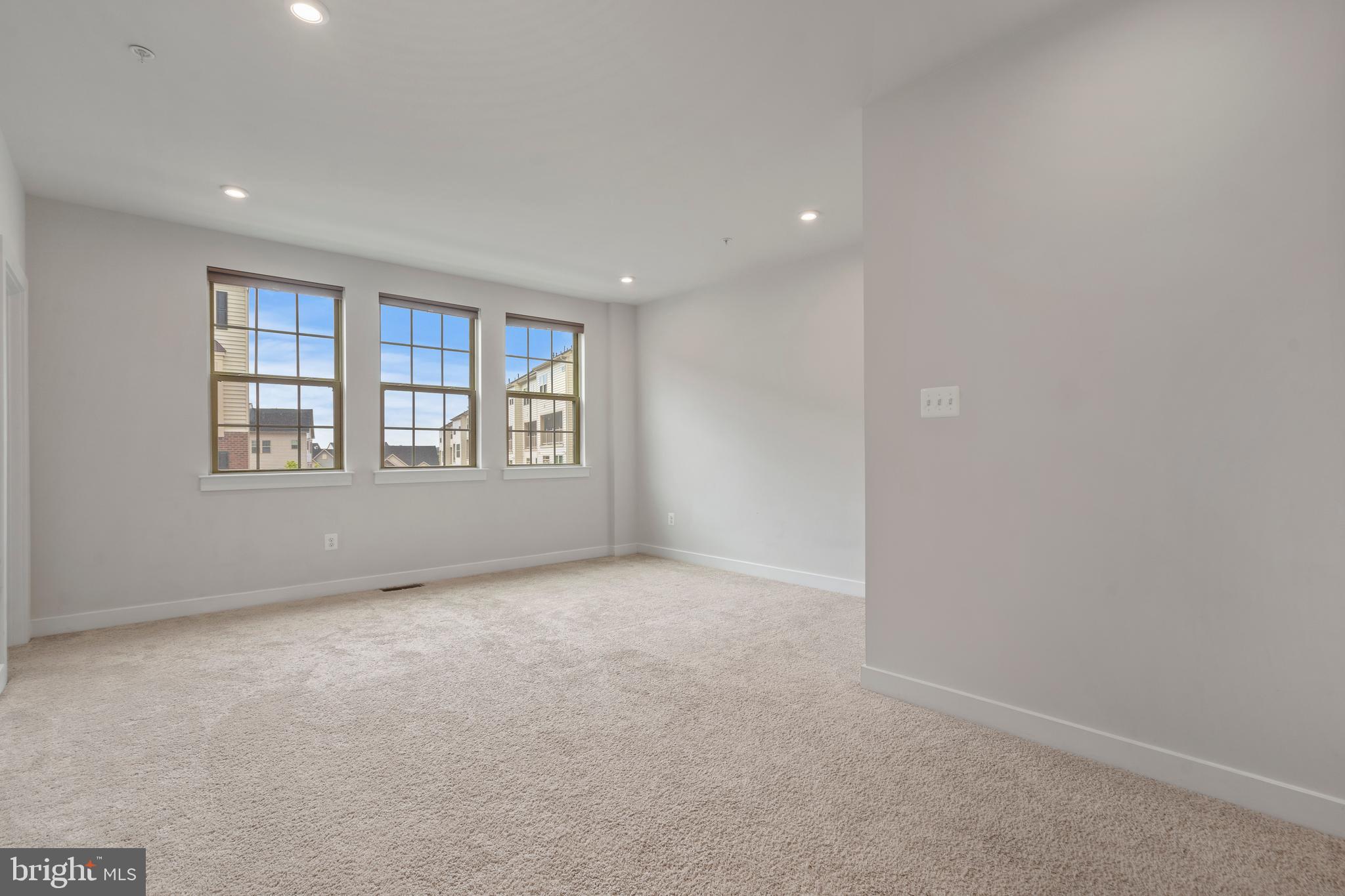 OAKDALE VILLAGE - Residential Lease