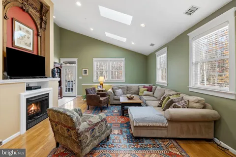 275 Seven Ponds Road, Amissville, VA MLS: VARP2001872