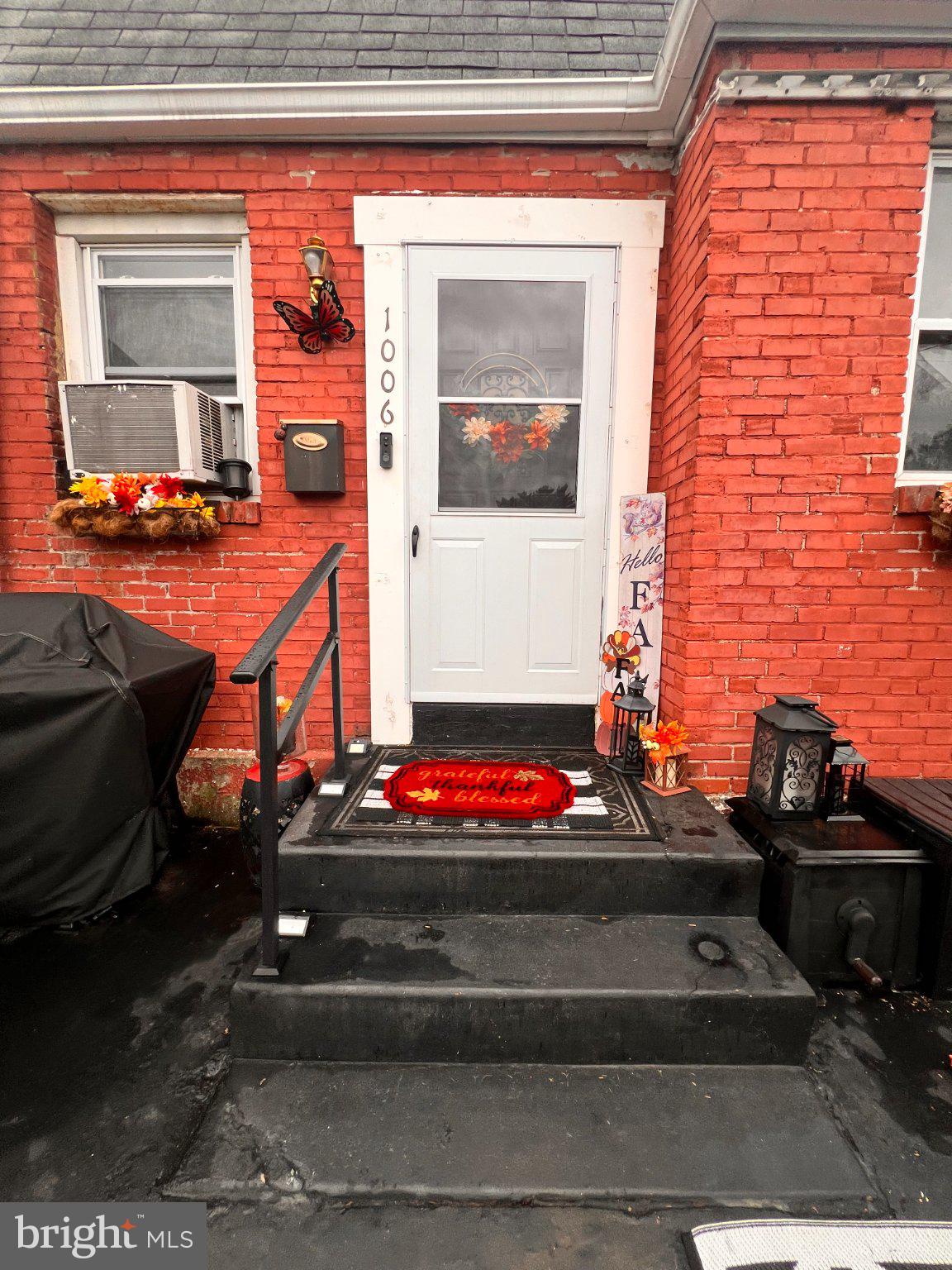 1006 BURNSIDE ROAD