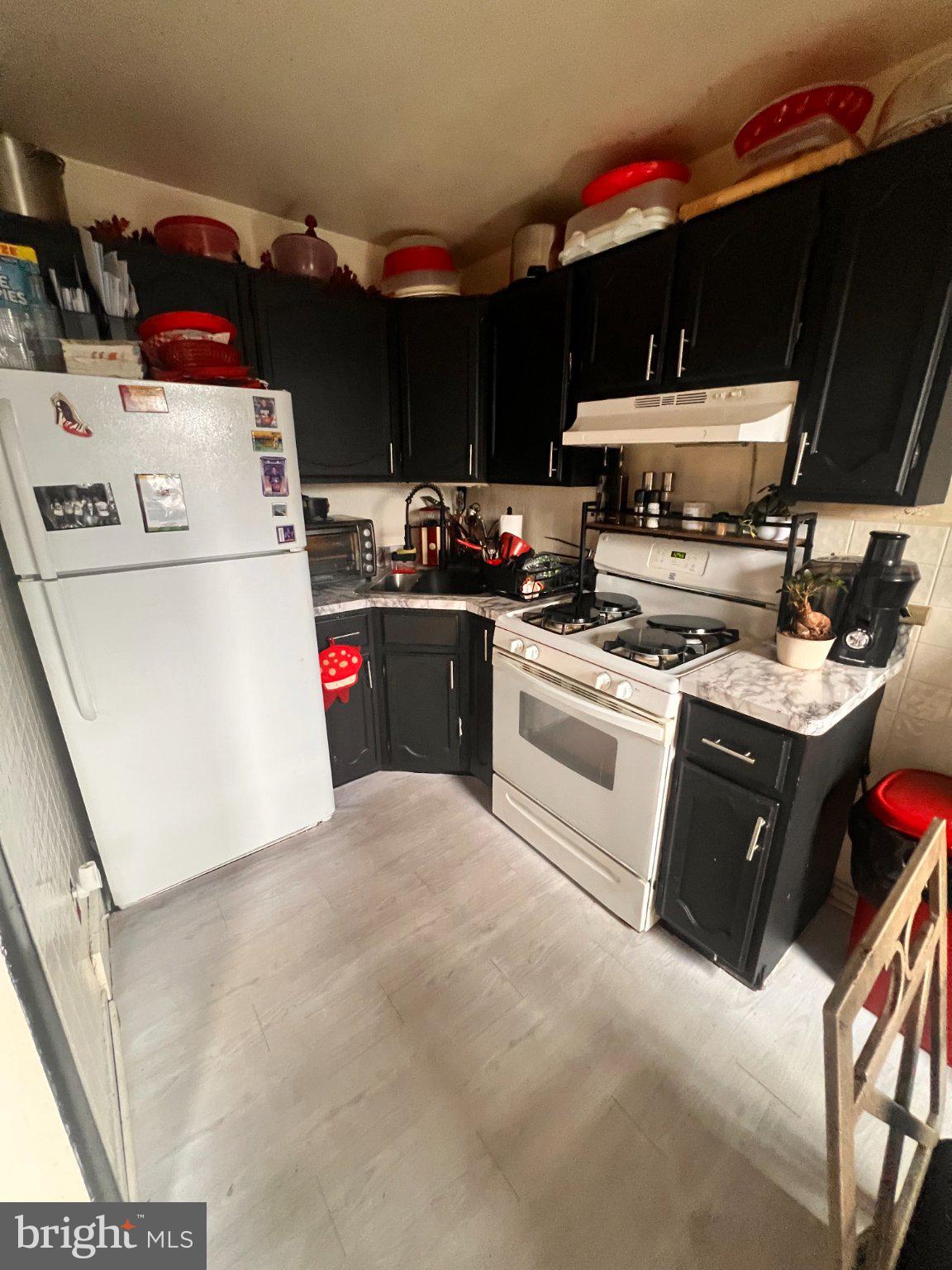 1006 BURNSIDE ROAD