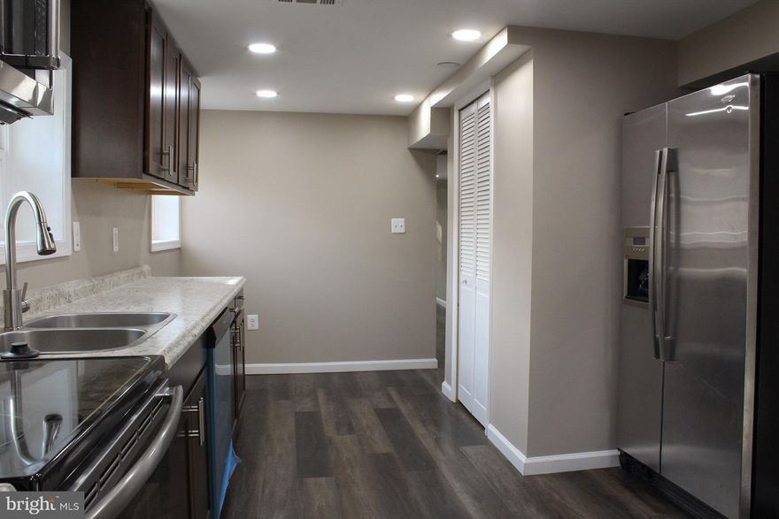 Fully renovated single-family home split into two units. New kitchen and laundry appliances. 4 bedrooms and 3 baths. Lots of outdoor space. Renting the whole house gets you the benefit of a lovely basement kitchen/bar.
The home is available to be rented separately. The top unit 2bd 2baths for $2200 or the basement unit 2bds 1bath for $1600.