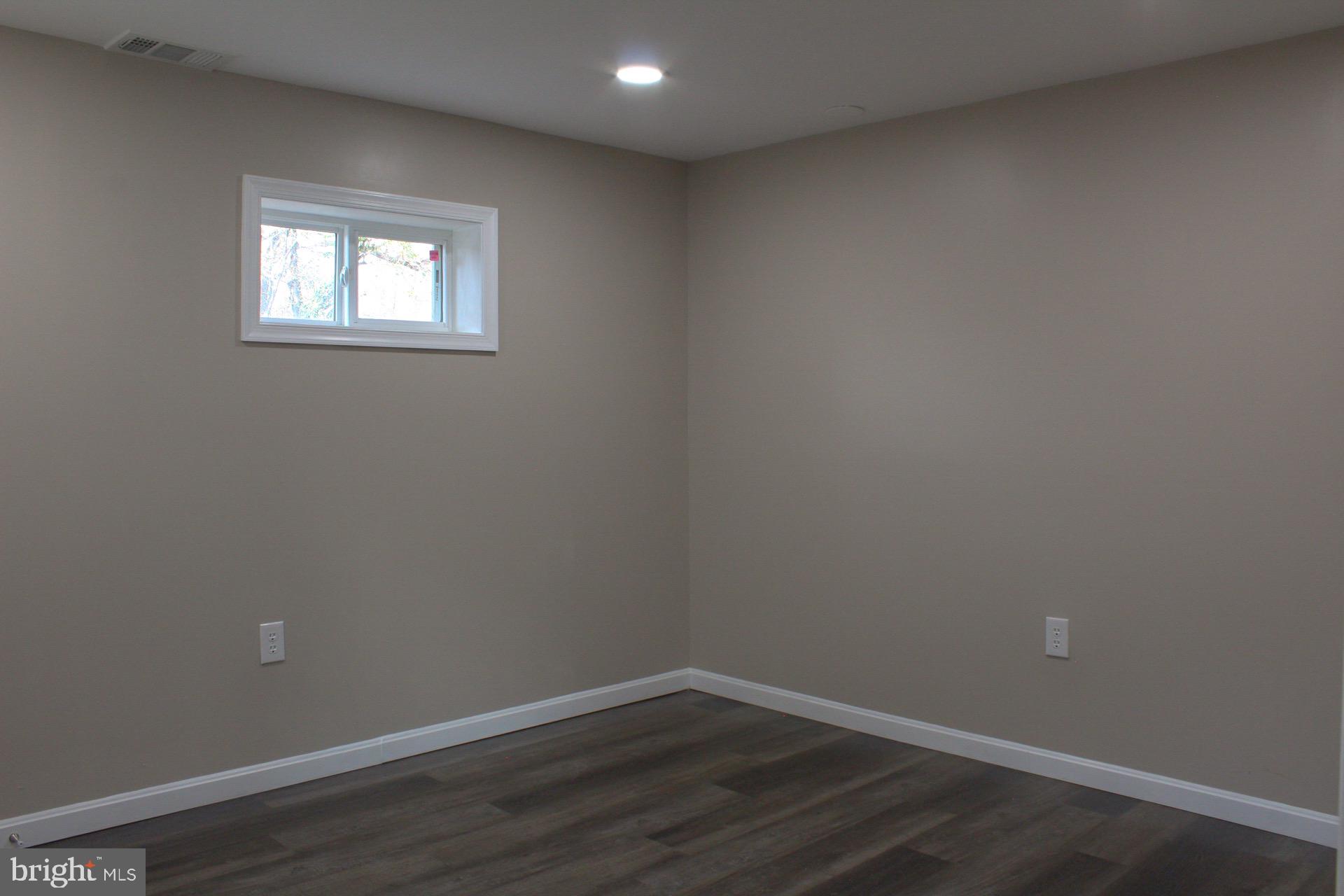 BIRD LAWN - Residential Lease