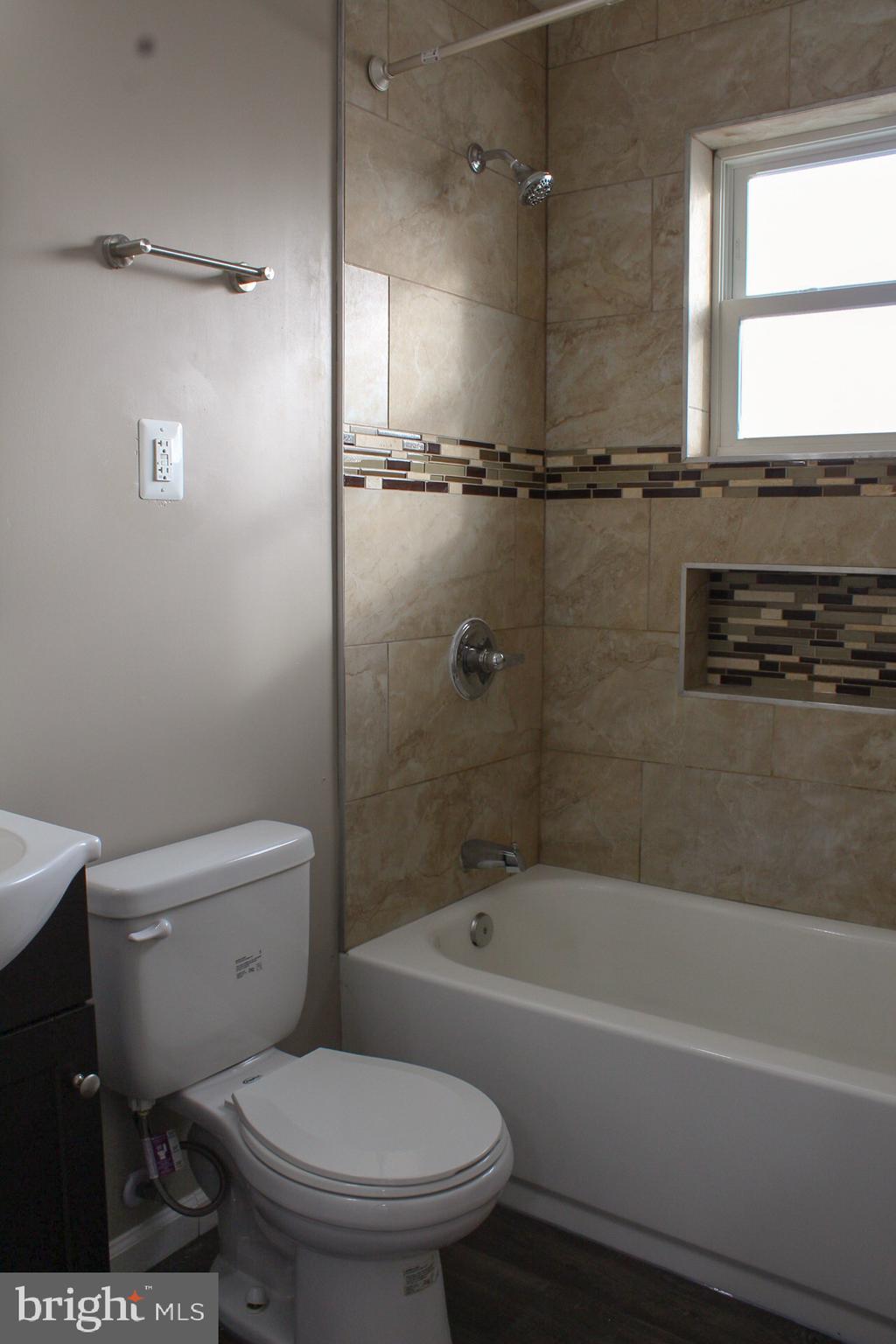 BIRD LAWN - Residential Lease