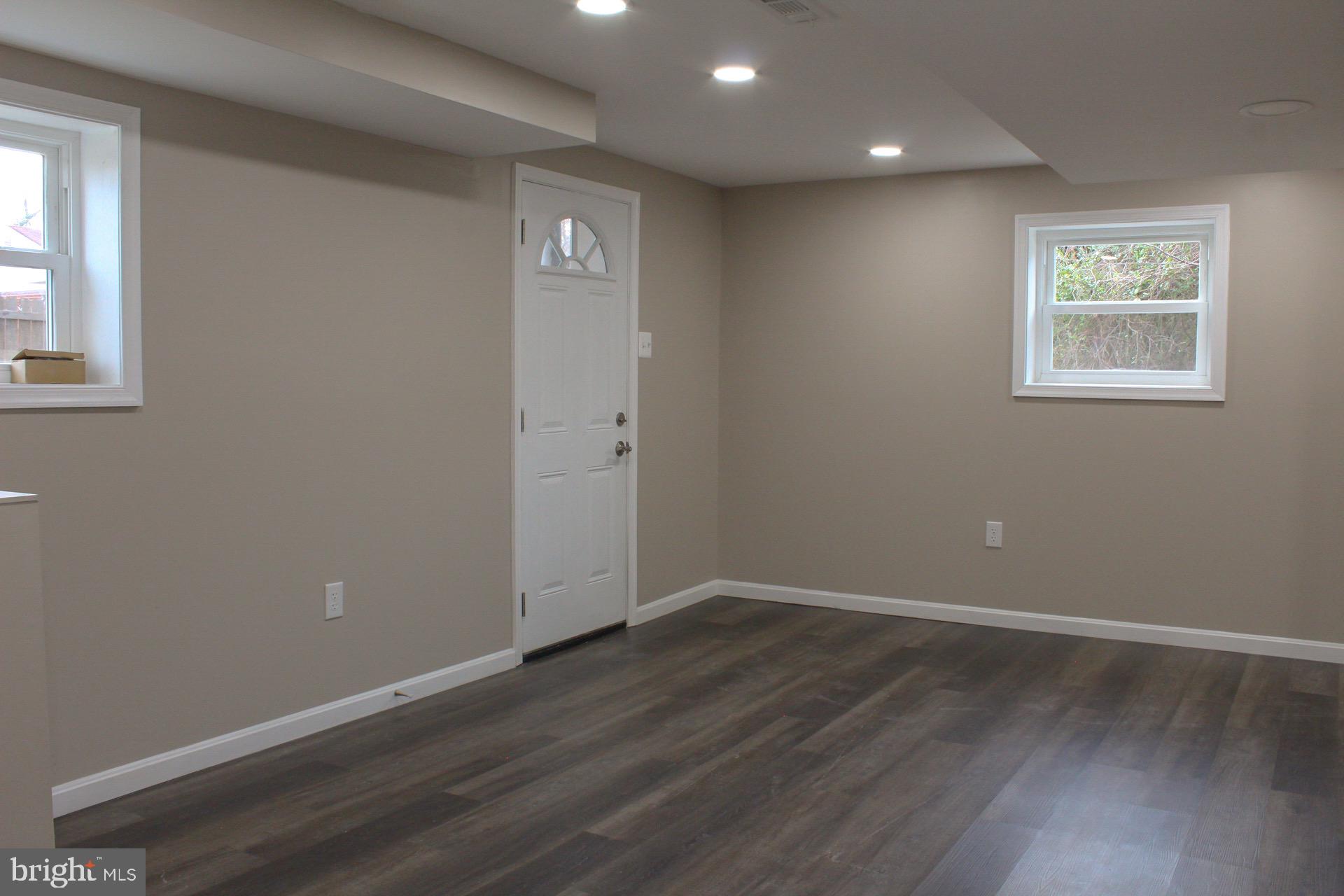 BIRD LAWN - Residential Lease