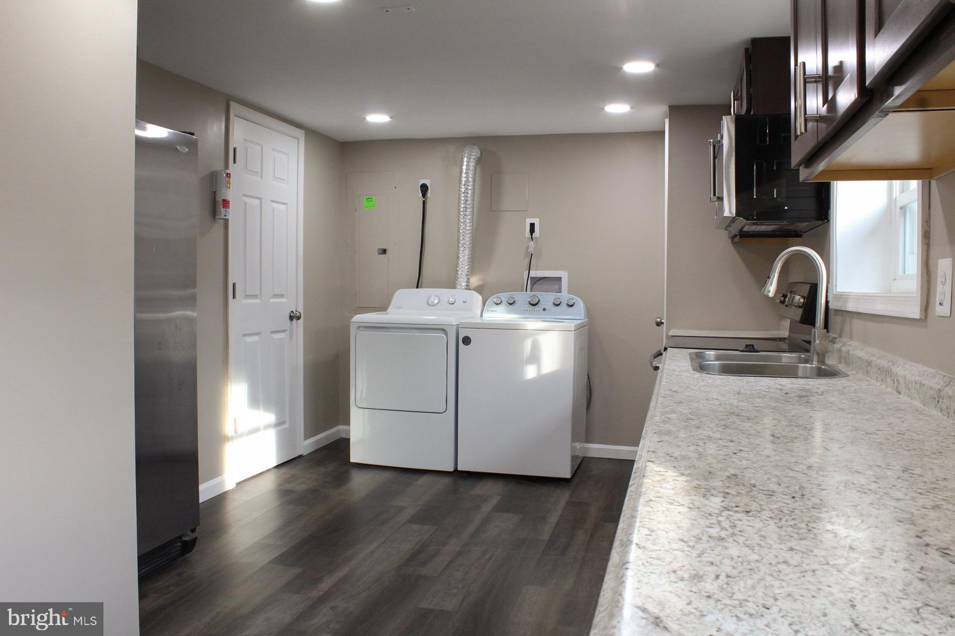 BIRD LAWN - Residential Lease