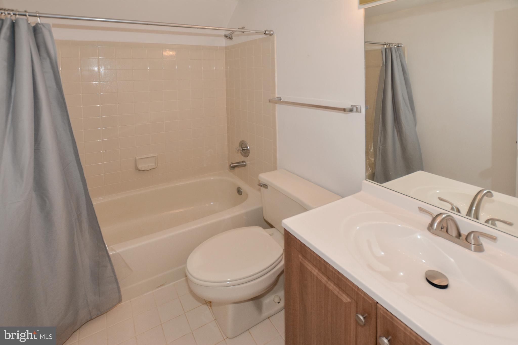 FAIRFAX STATION - Residential Lease