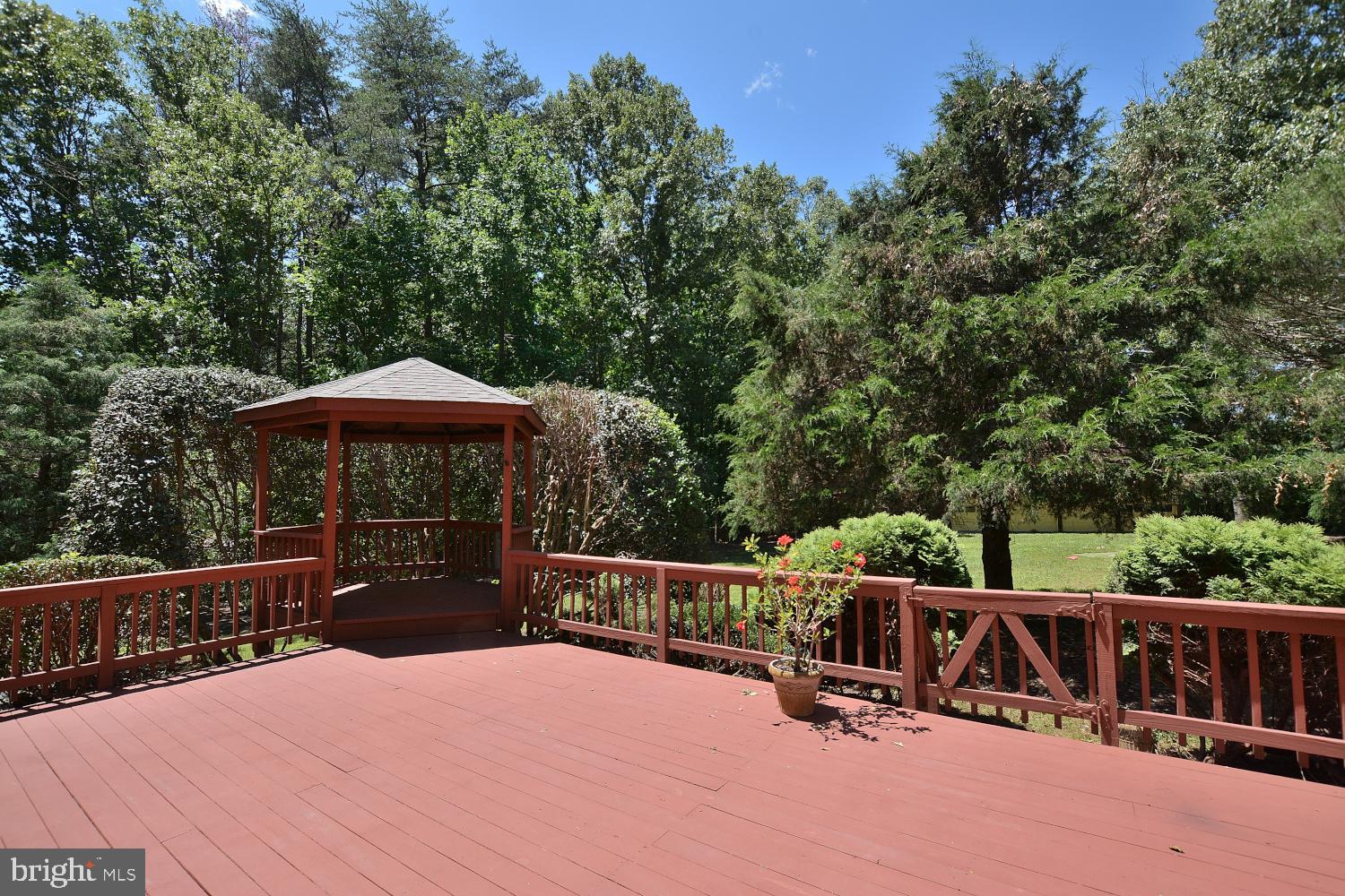 FAIRFAX STATION - Residential Lease