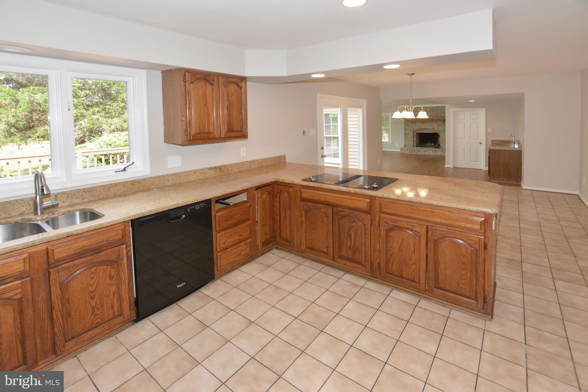 FAIRFAX STATION - Residential Lease