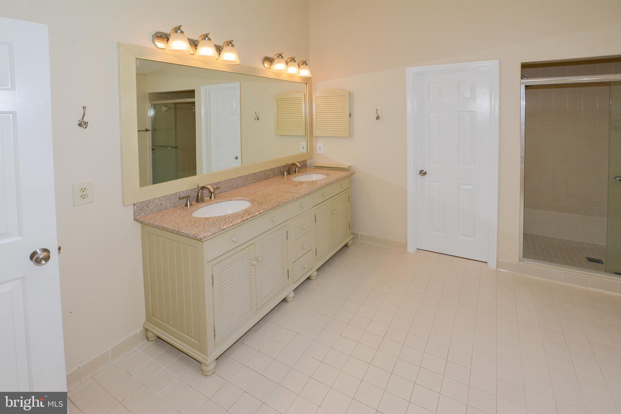 FAIRFAX STATION - Residential Lease